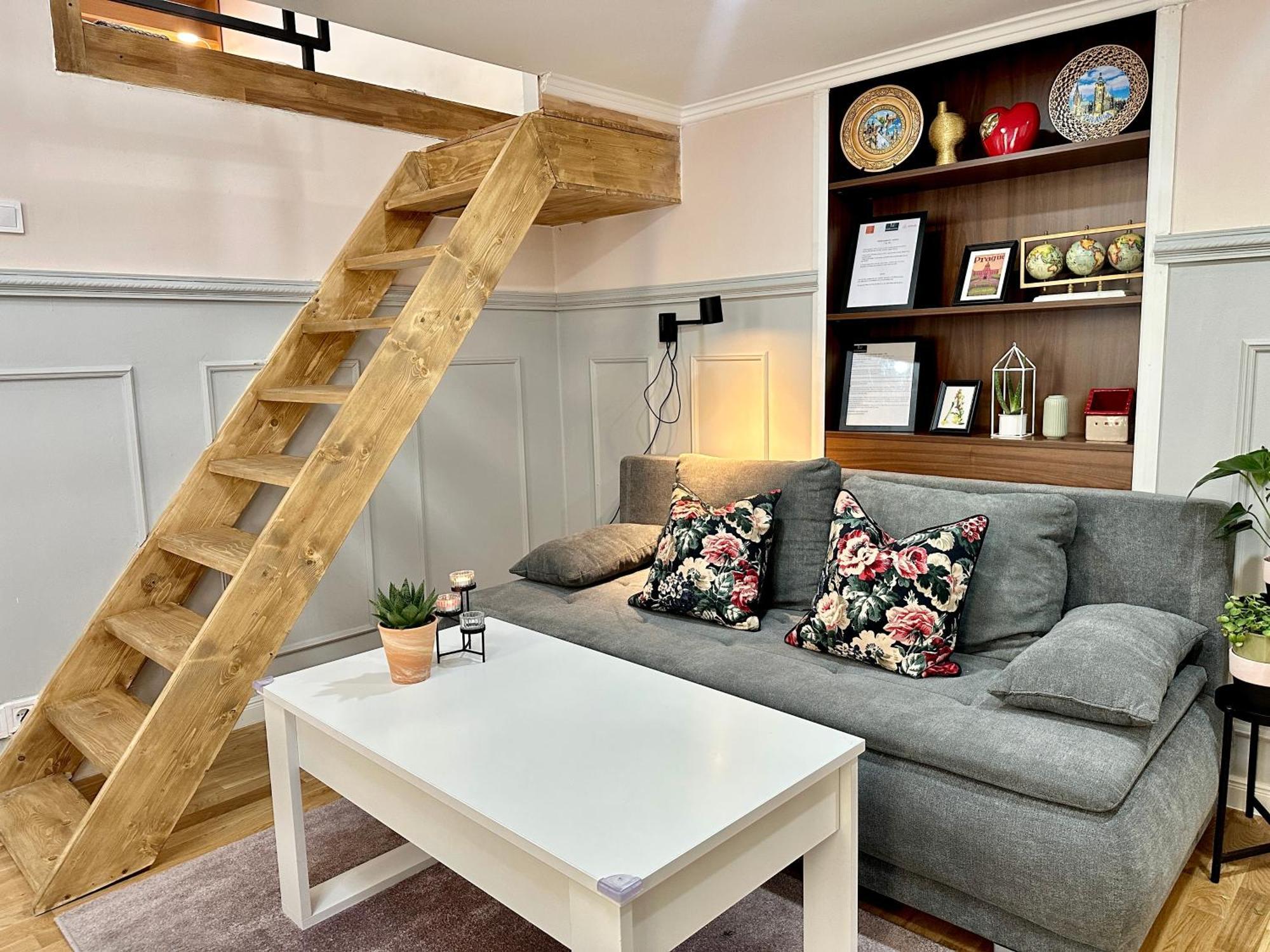 Cozy In Wenceslas Square Apartment