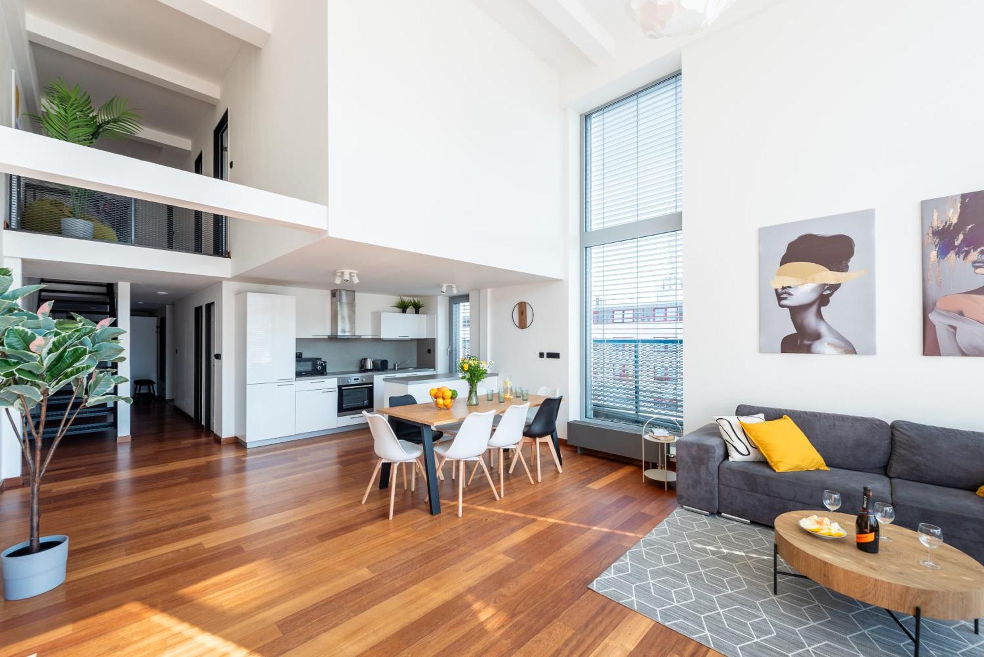 Apartment 2-level On Krizikova Near The Metro