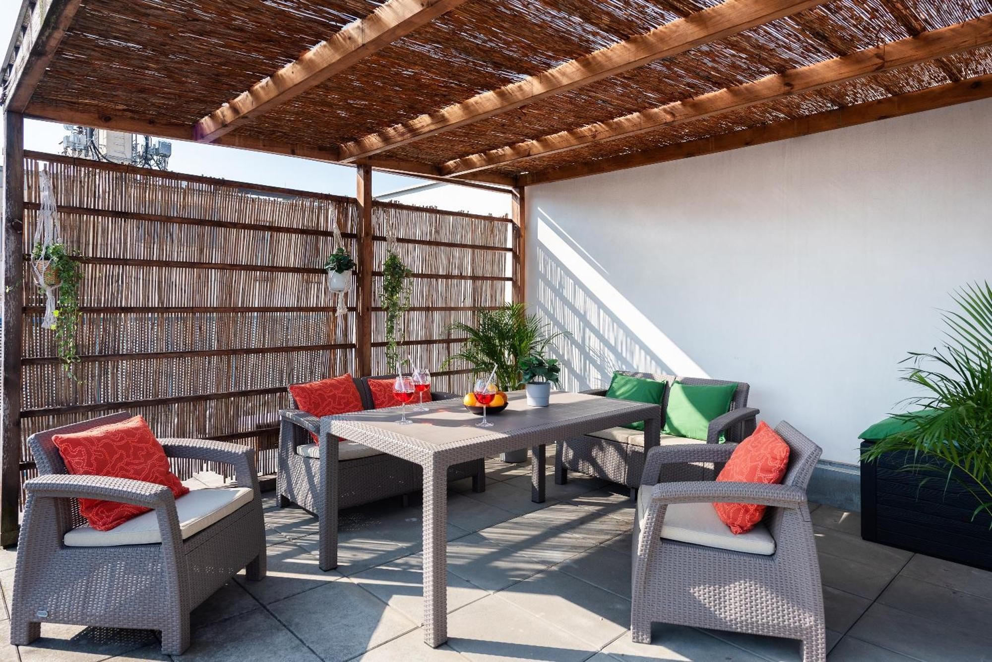 Apartment 2-level On Krizikova Near The Metro Prague