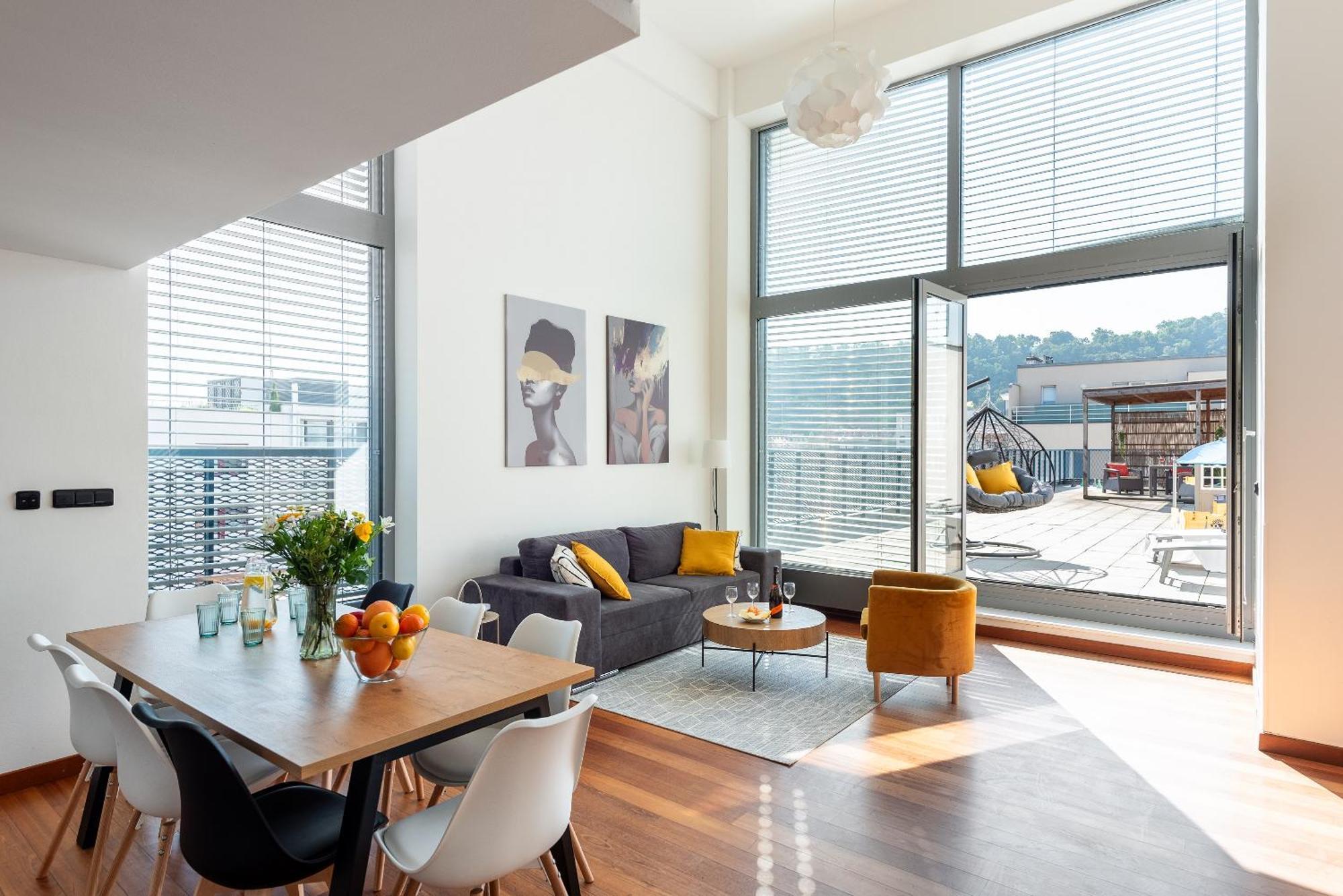 Apartment 2-level On Krizikova Near The Metro *