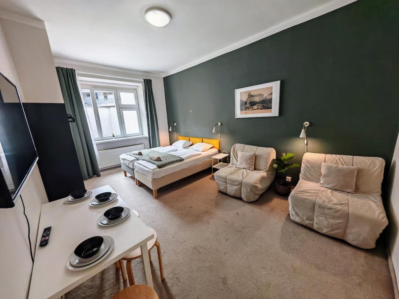 Apartment In Zizkov -301- Prague