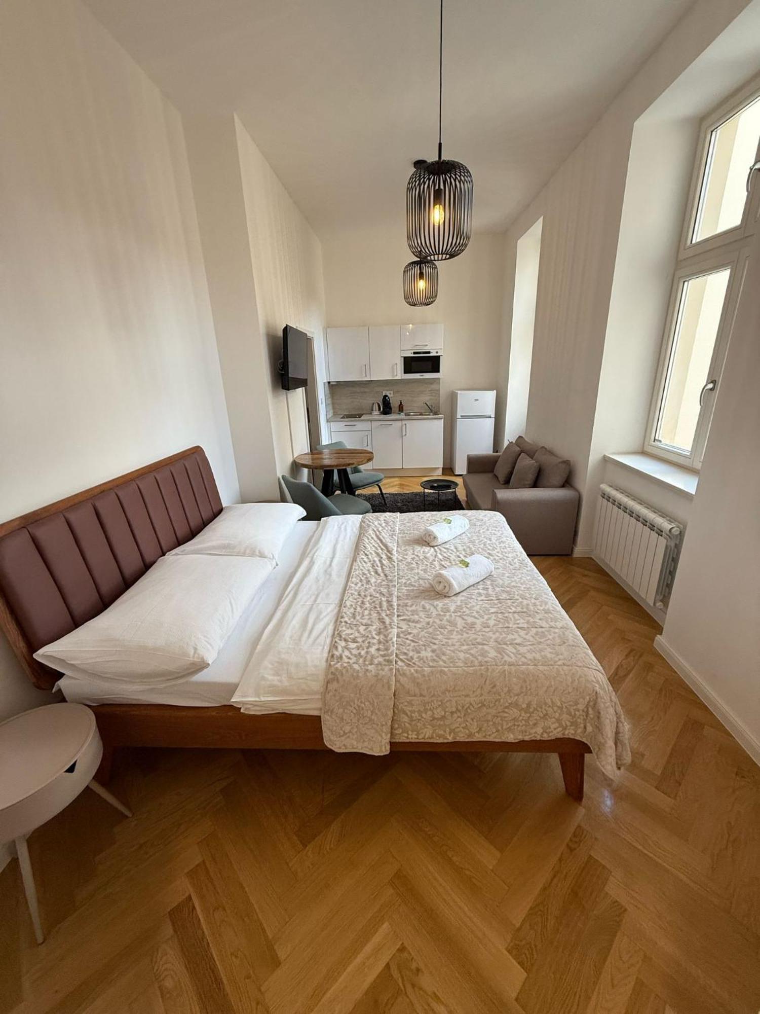 Rasinovo Nabrezi - Riverside Appart hôtel Prague