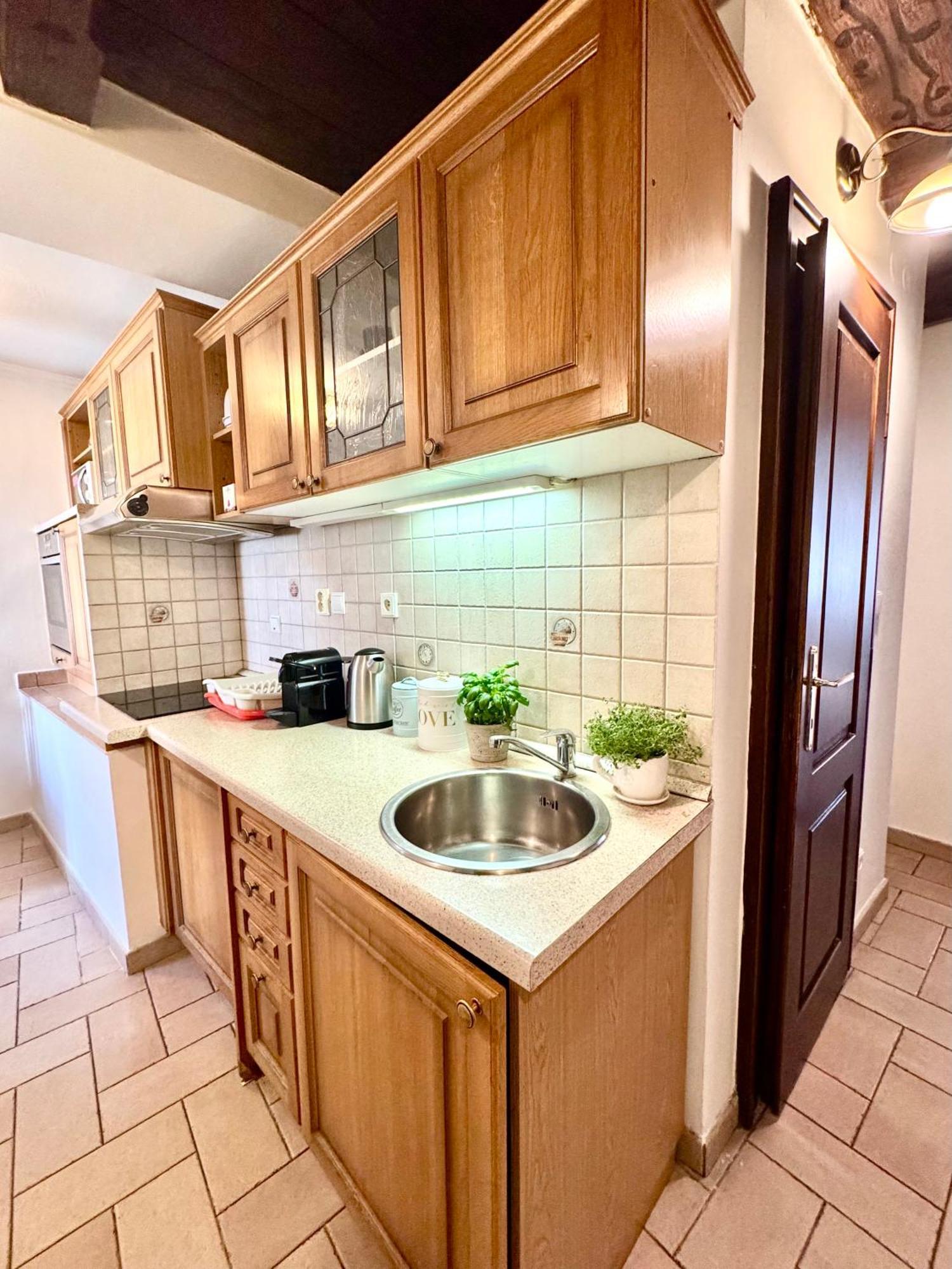 Apartment Nerudova 36 *