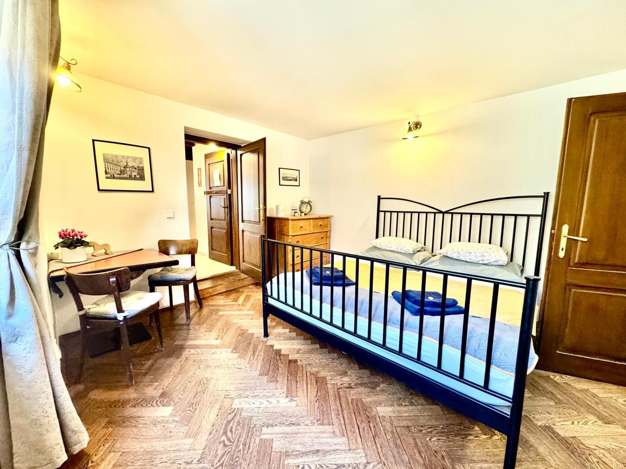 Apartment Nerudova 36