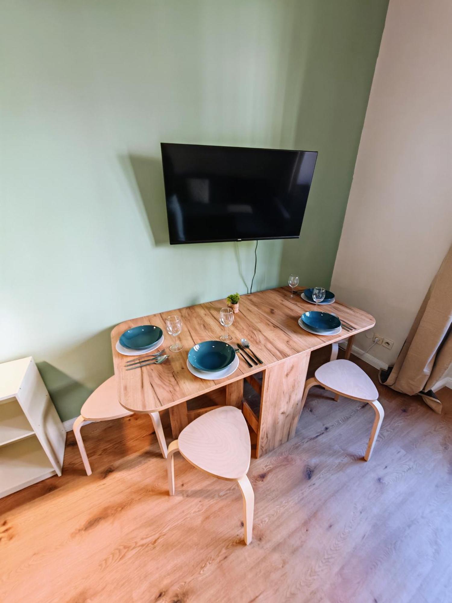Flat In Zizkov -102- Apartamento