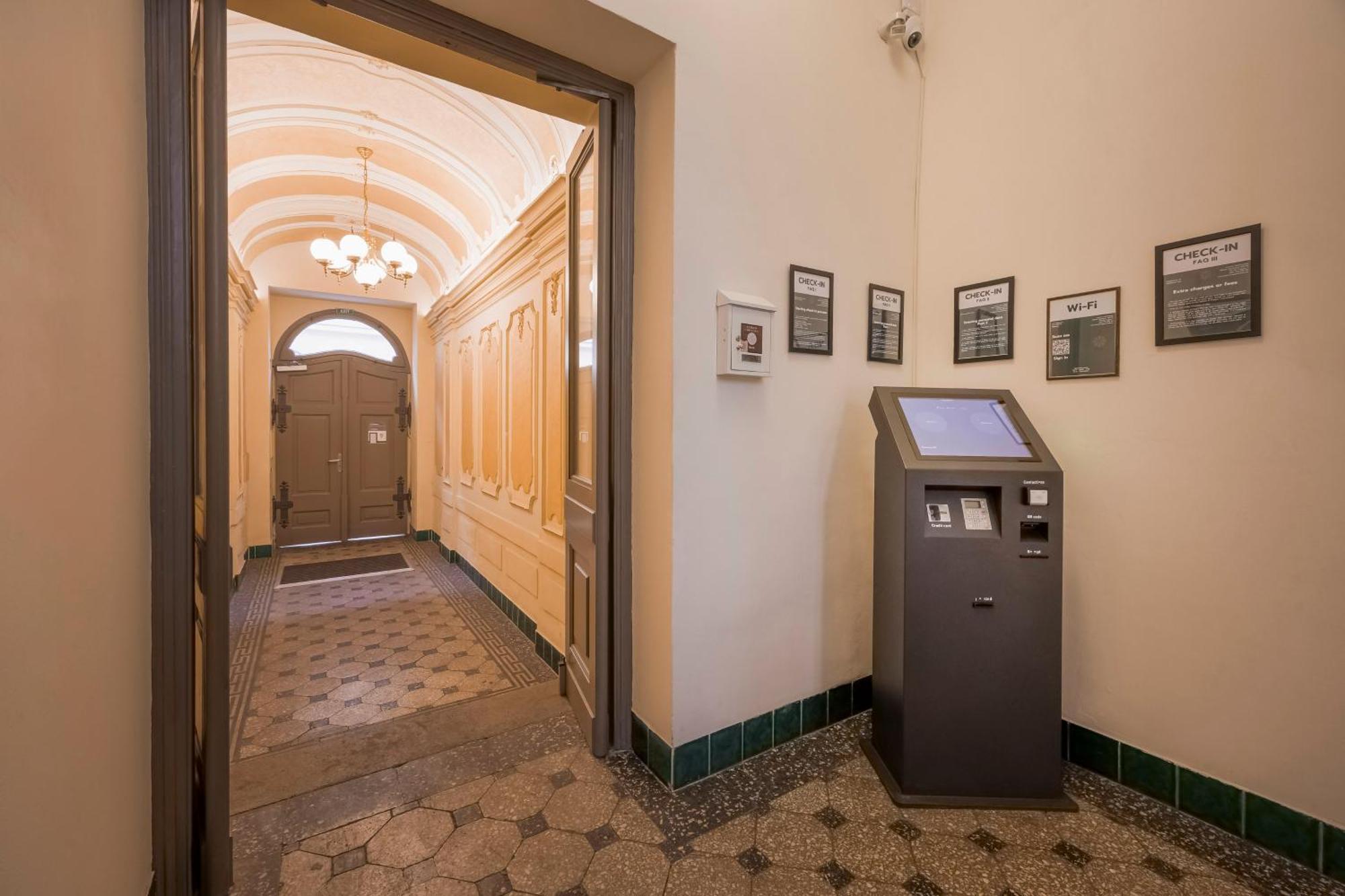 Louren Apartment