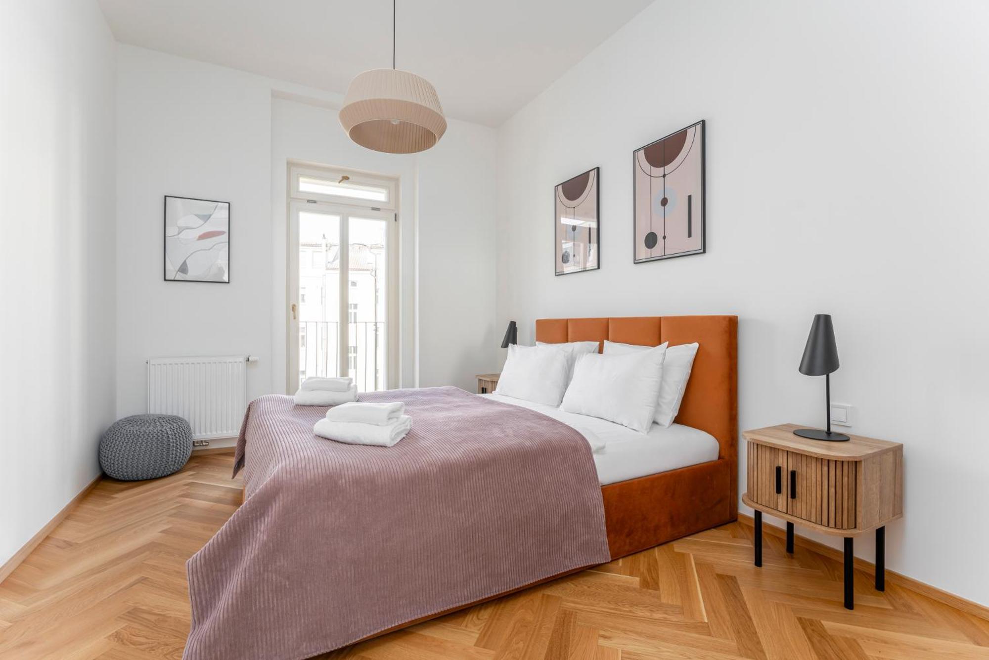 Visit Oomph Apartamento Praga