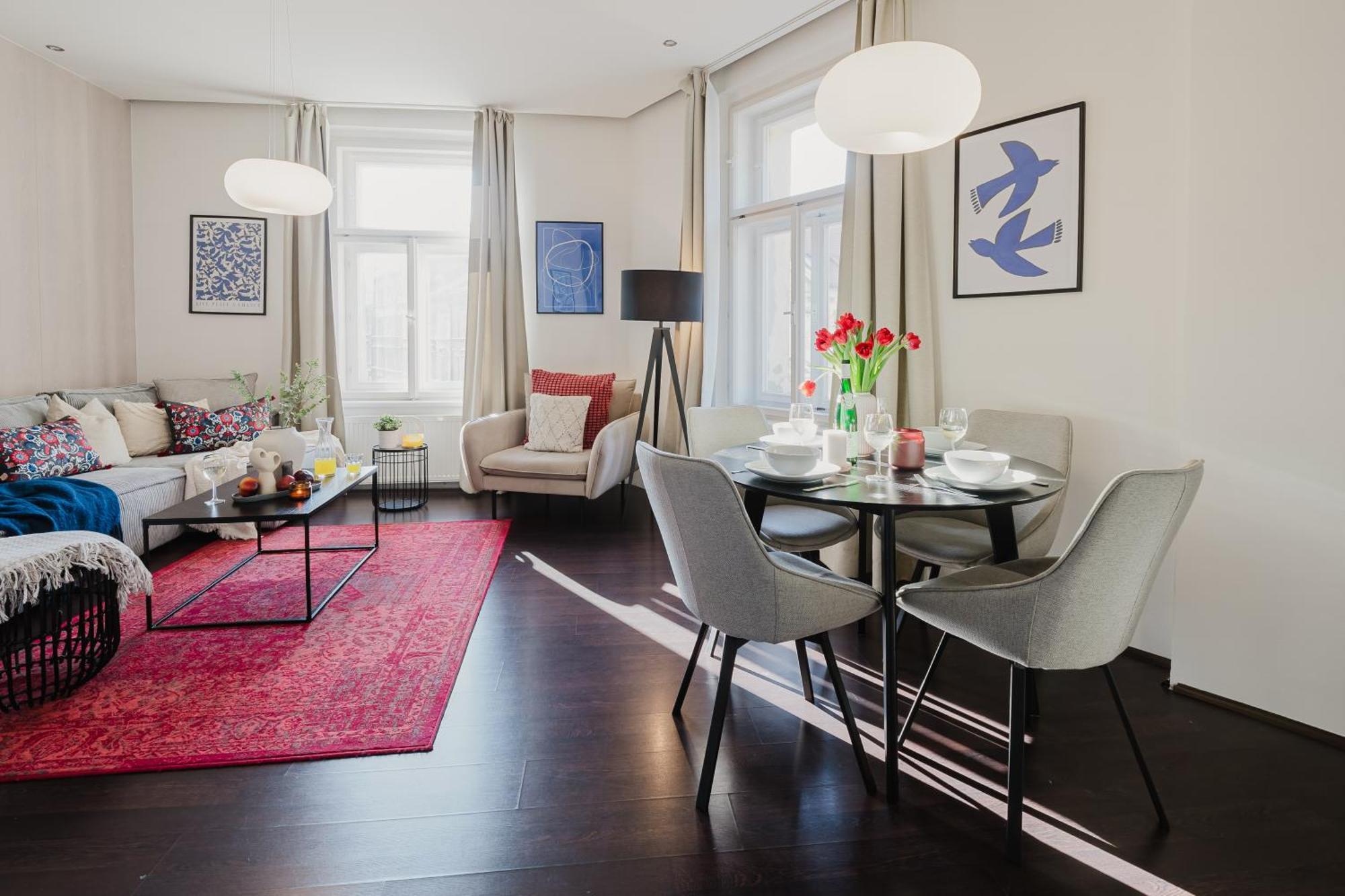 Days - Stylish - Netflix - Hip District