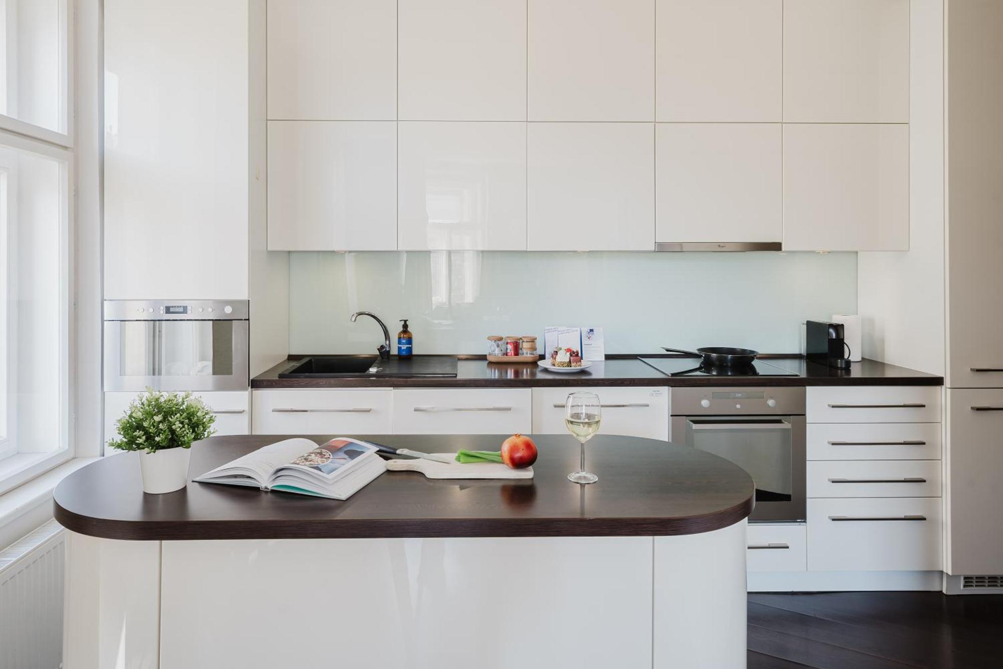 Days - Stylish - Netflix - Hip District Apartment Prague