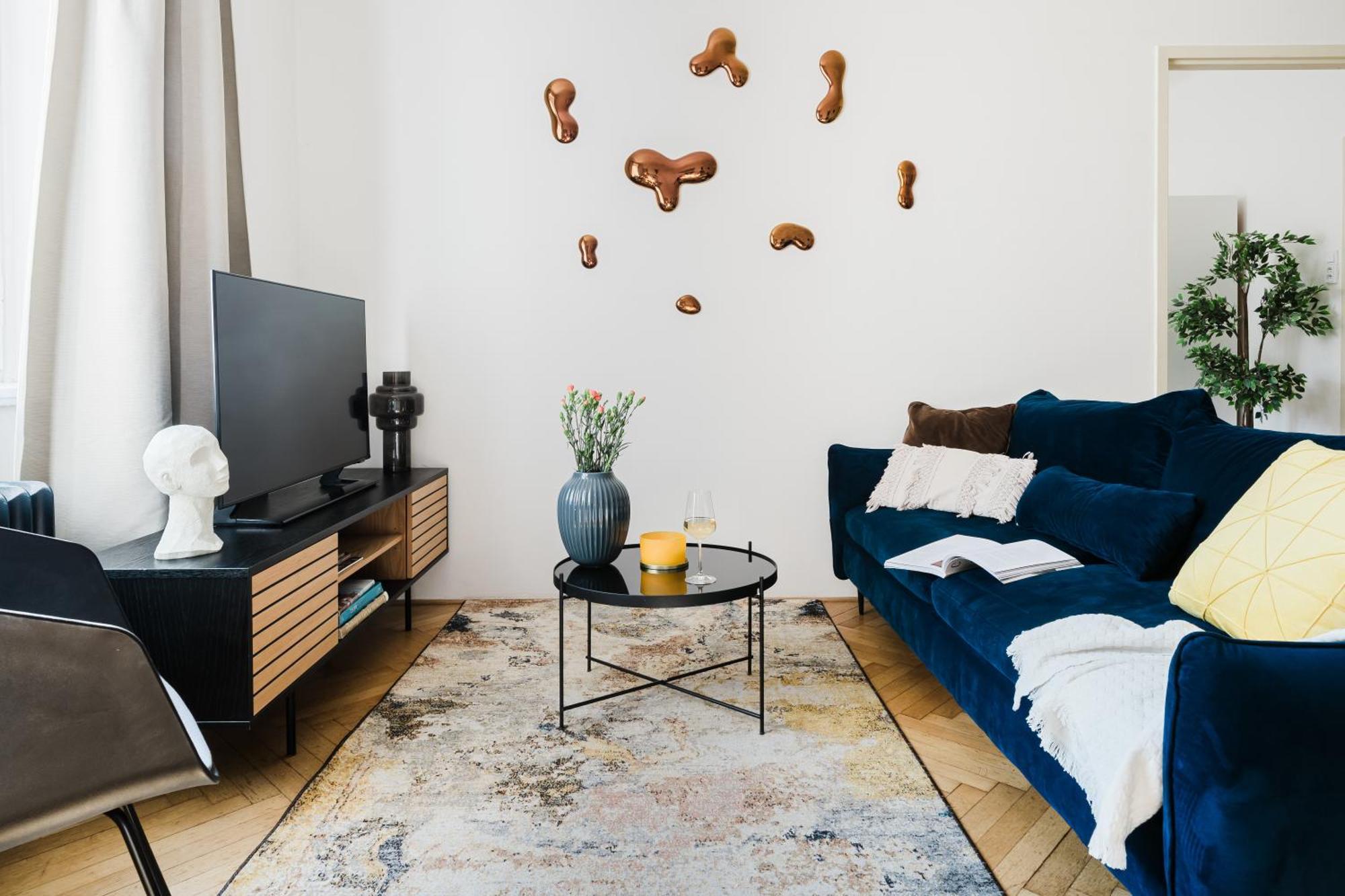 Days - 1bdr - Workspace - Netflix - New Town Apartment