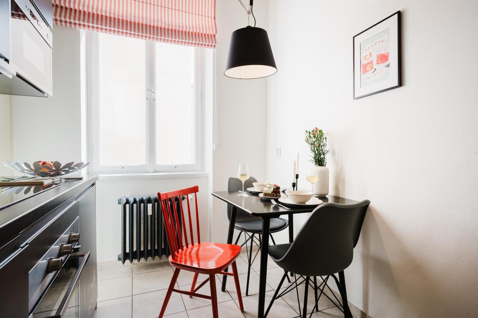 Days - 1bdr - Workspace - Netflix - New Town Apartment *