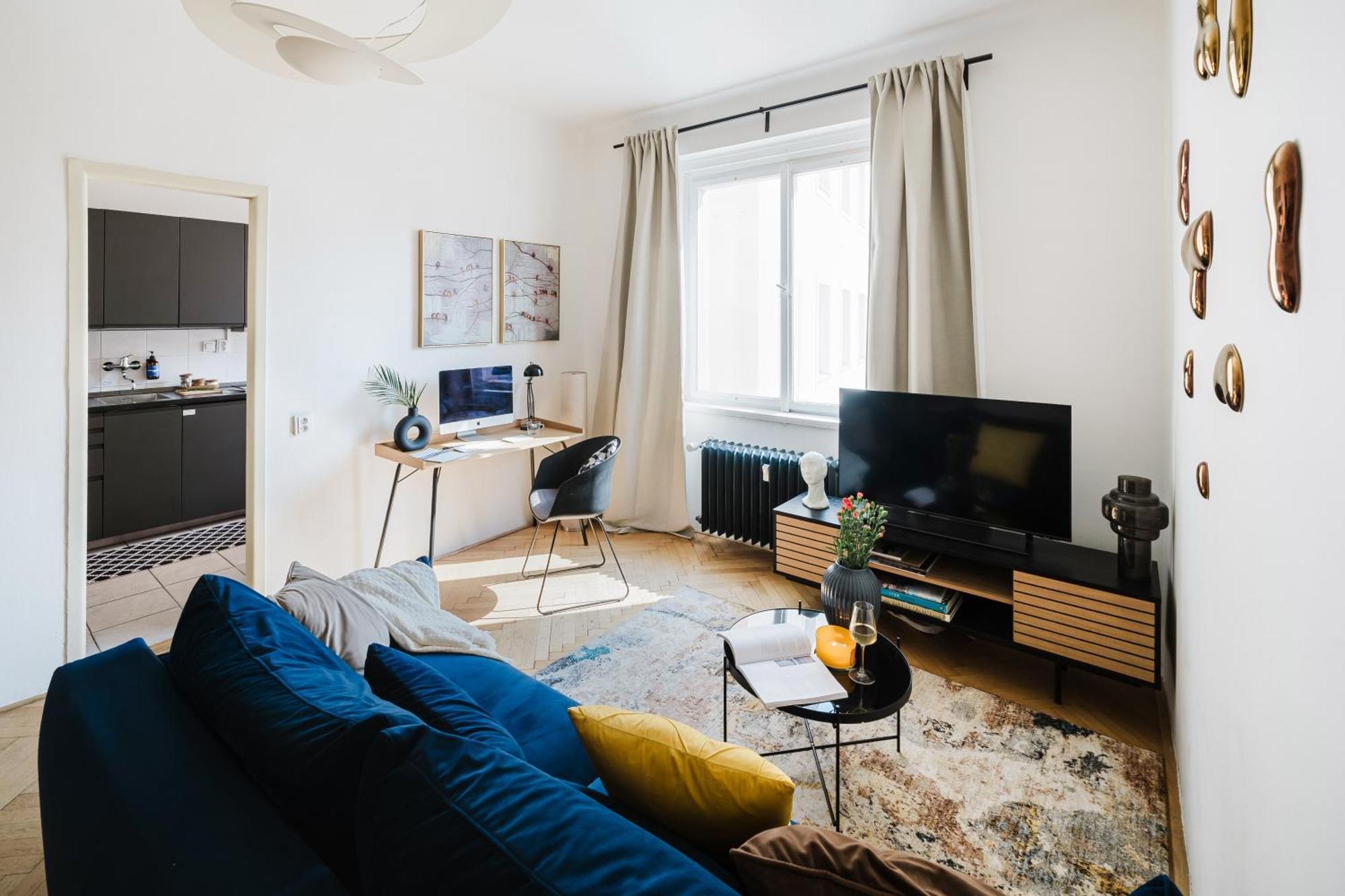 Days - 1bdr - Workspace - Netflix - New Town Prague
