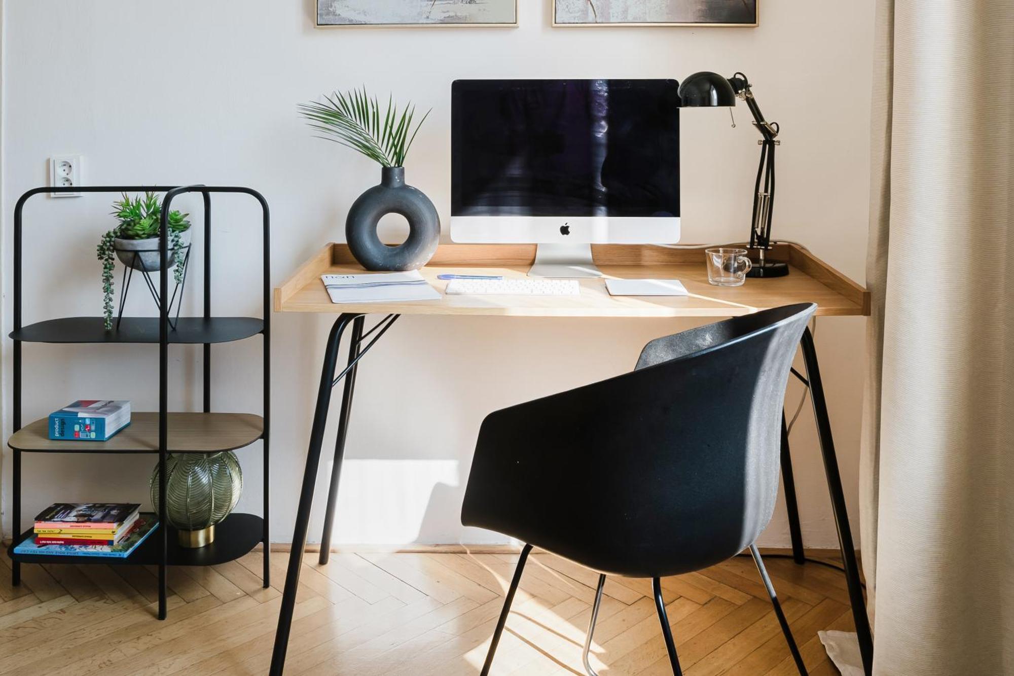 Days - 1bdr - Workspace - Netflix - New Town Apartment