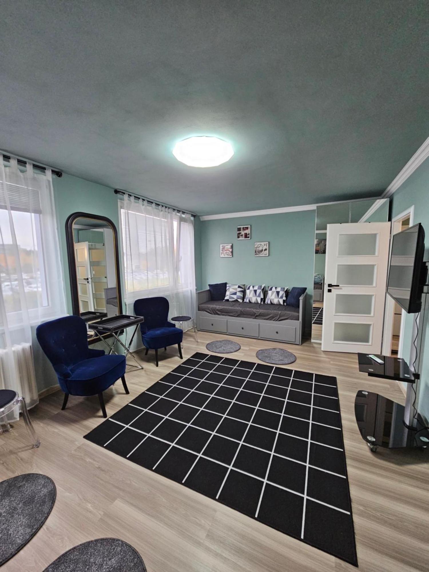 Westfield Apartment