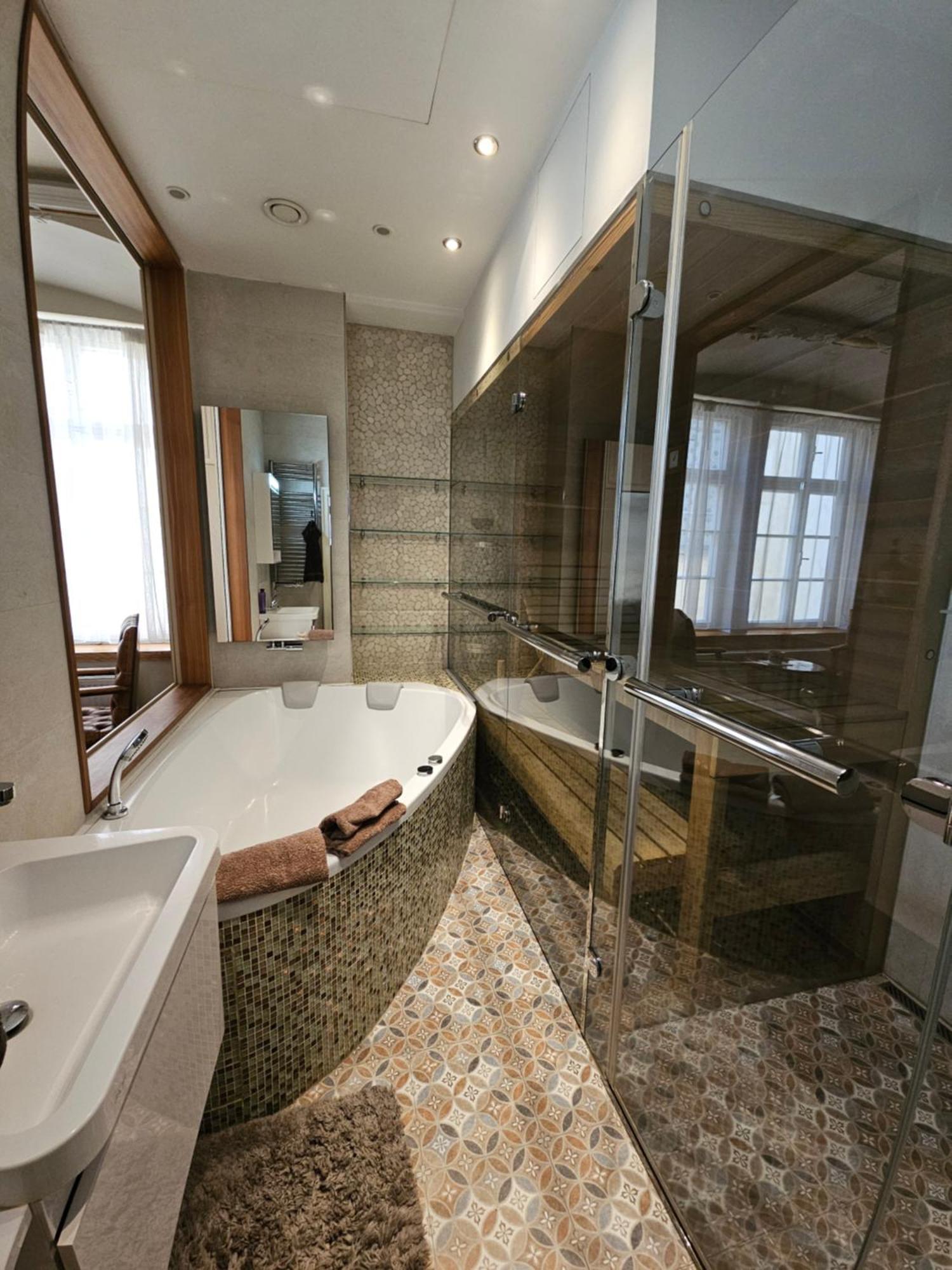 Exclusive Royal Apartment *