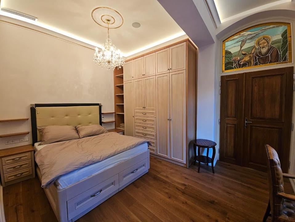 Exclusive Royal Apartment *