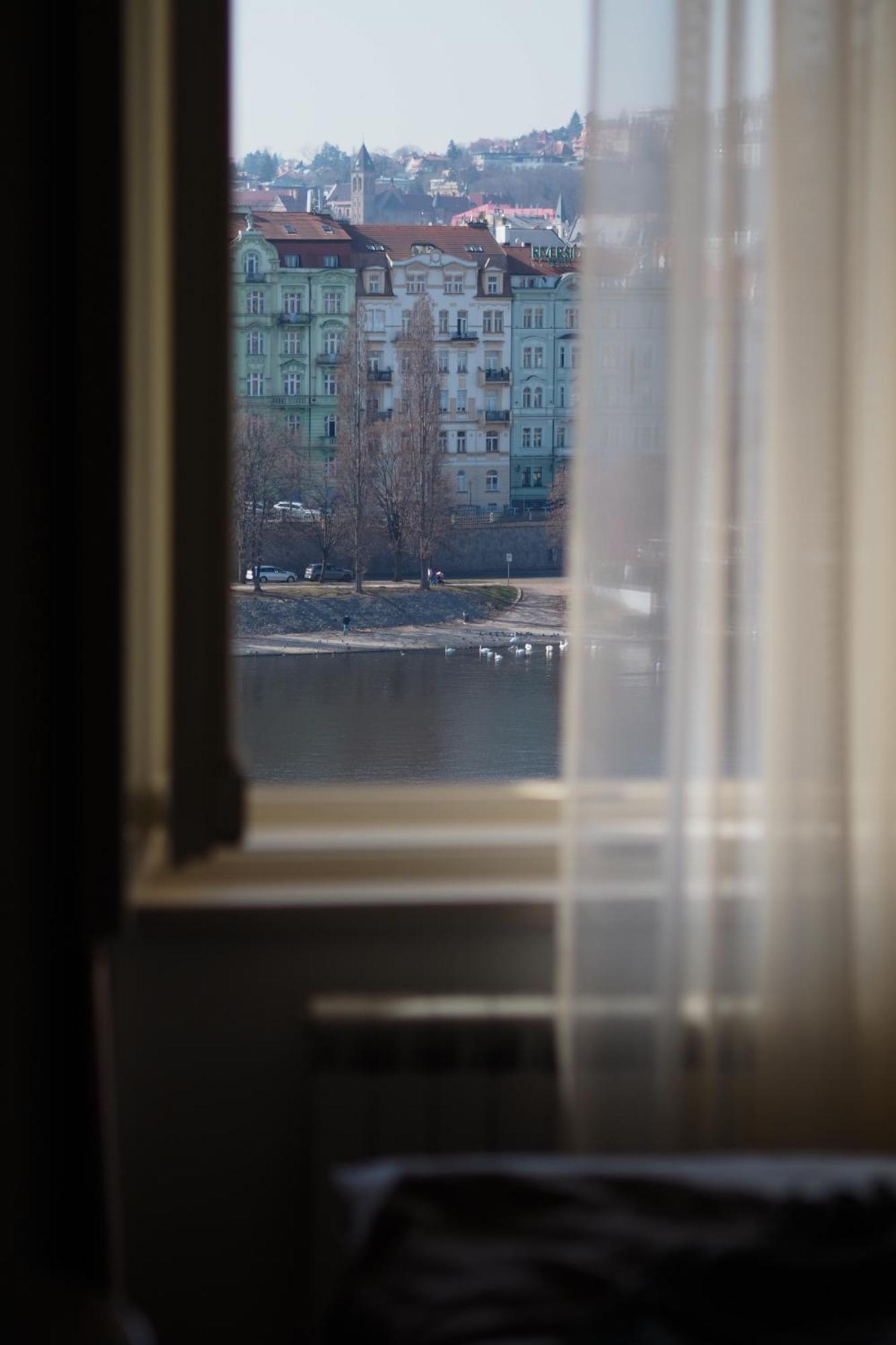 Rasinovo Nabrezi - Riverside Appart hôtel Prague