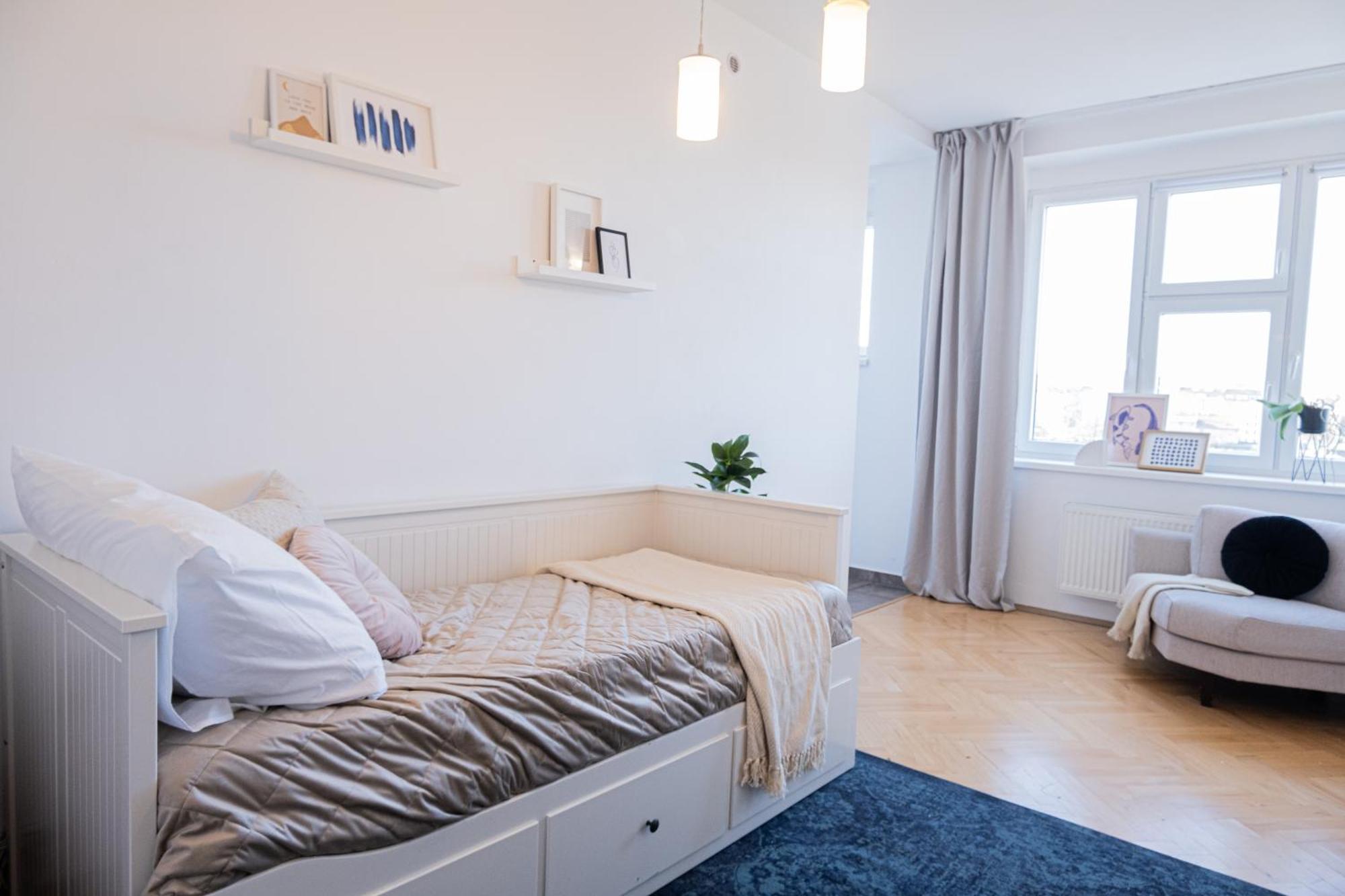 Trendy Holesovice Market 1 Bedroom Apartment *