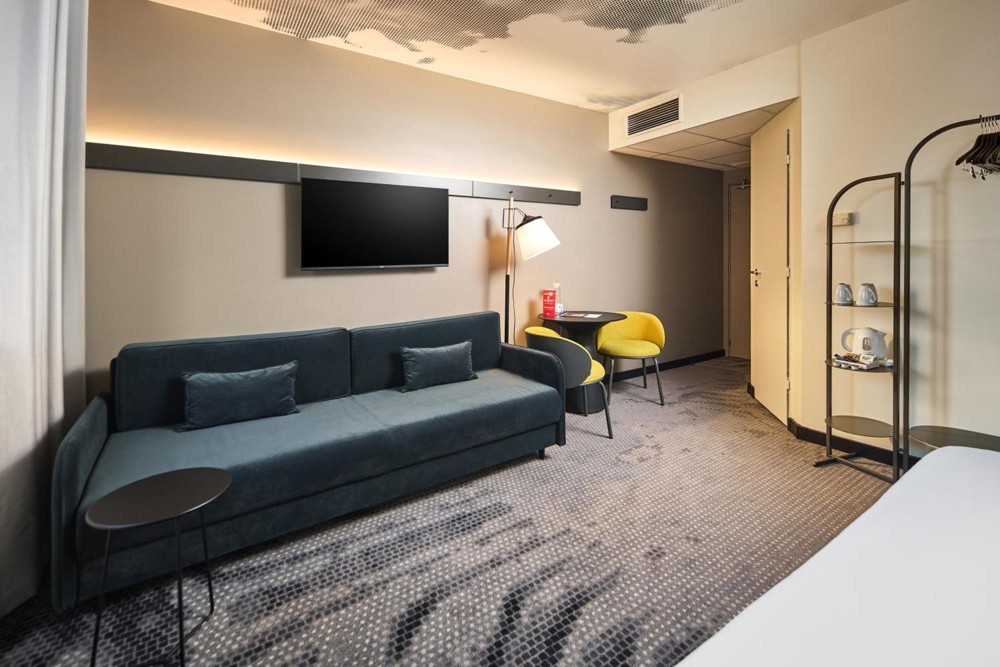 Ibis Wenceslas Square 3*