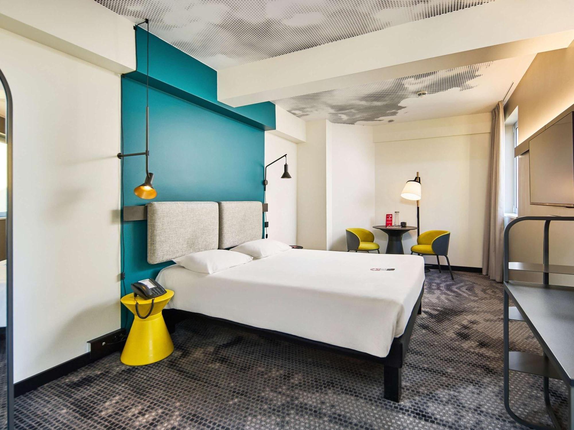 Ibis Wenceslas Square 3*