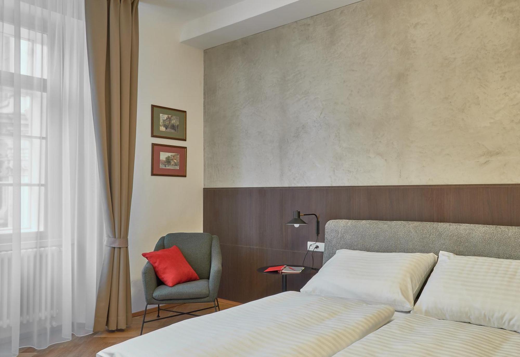Apart Otel Three Golden Crowns Prag