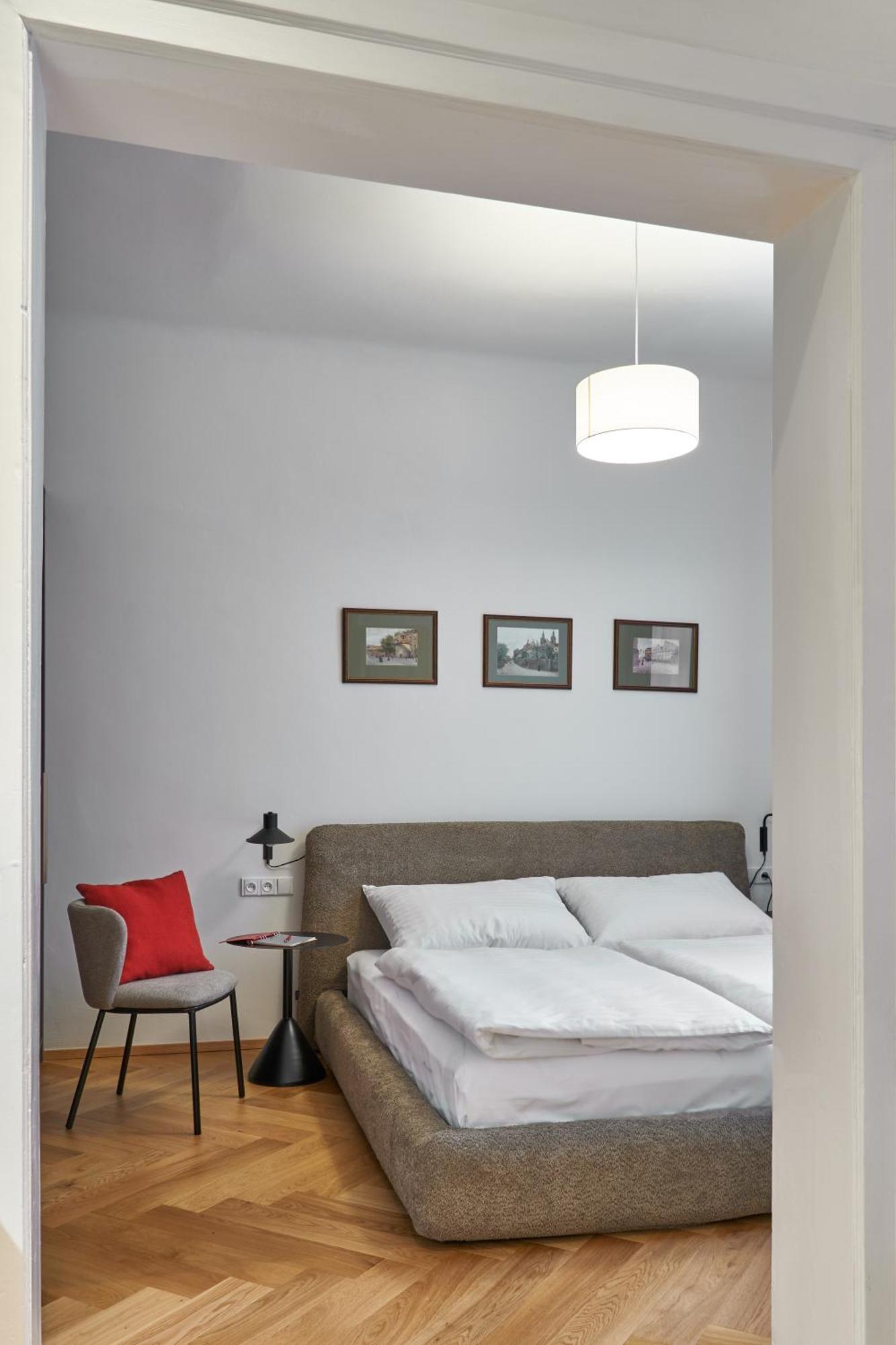 Three Golden Crowns Apartments 3*
