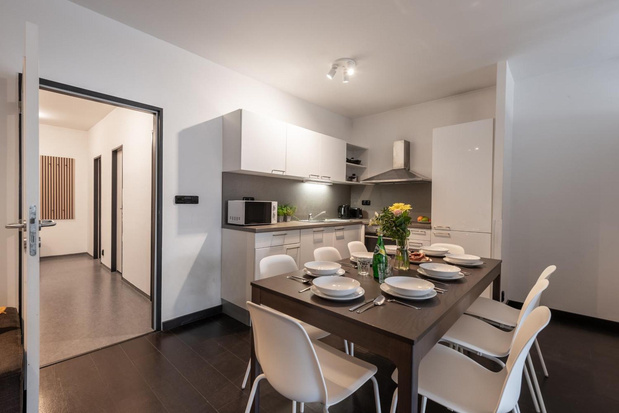 Spacious Near Karlin Square Apartment