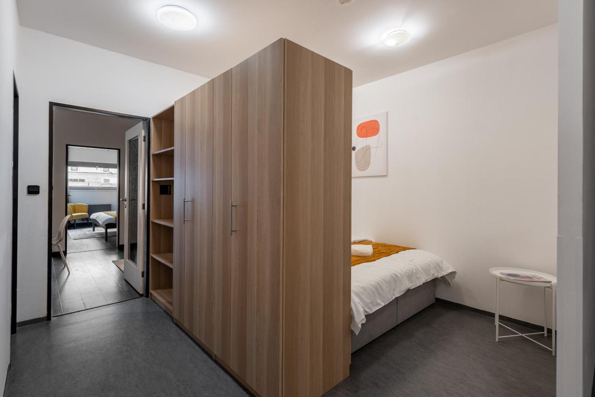 Apartment Spacious Near Karlin Square *