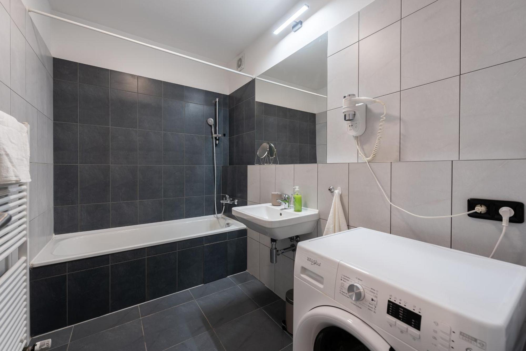 Spacious Near Karlin Square *