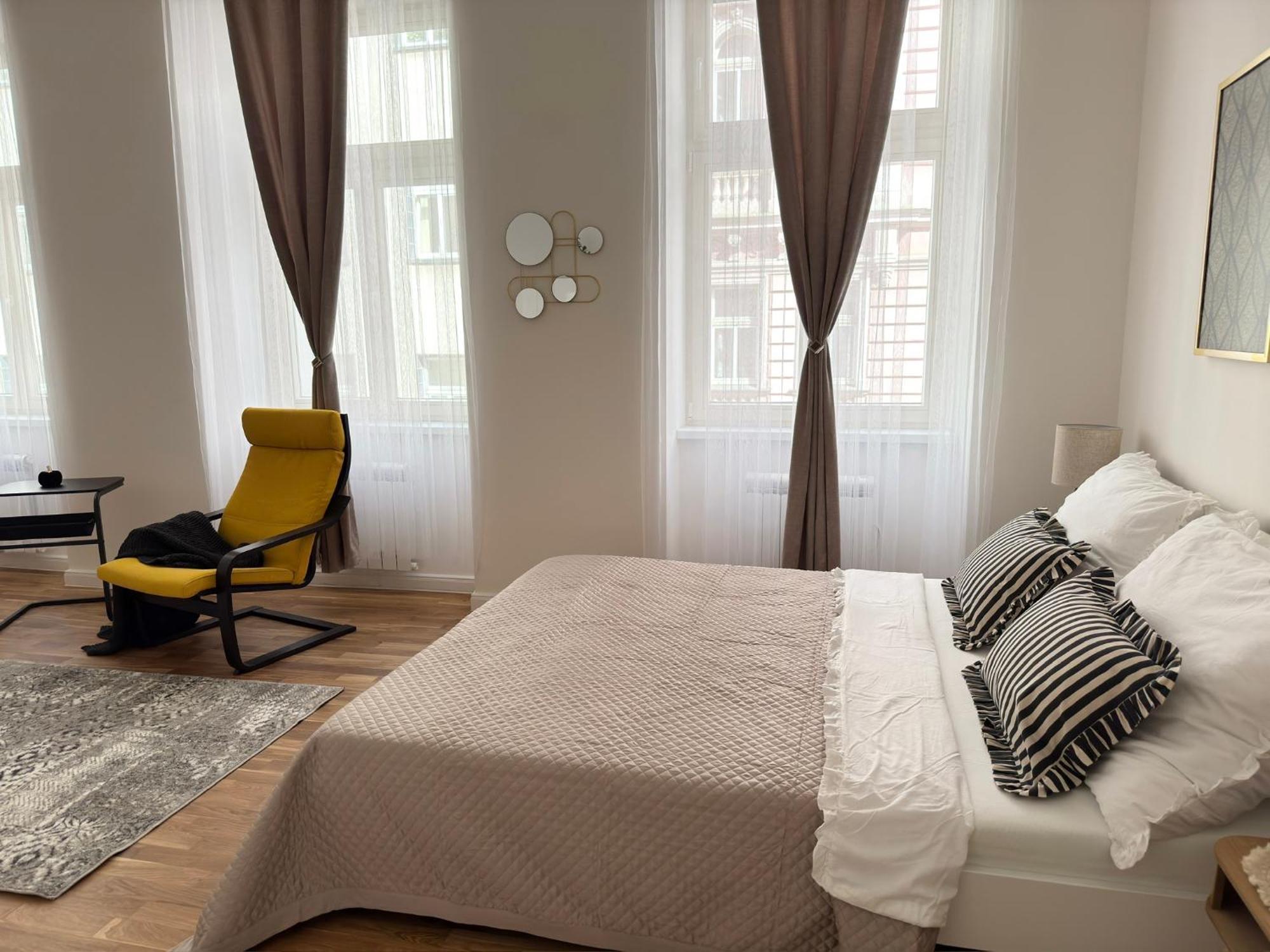 New! Deluxe In Centre! Florence! Prague