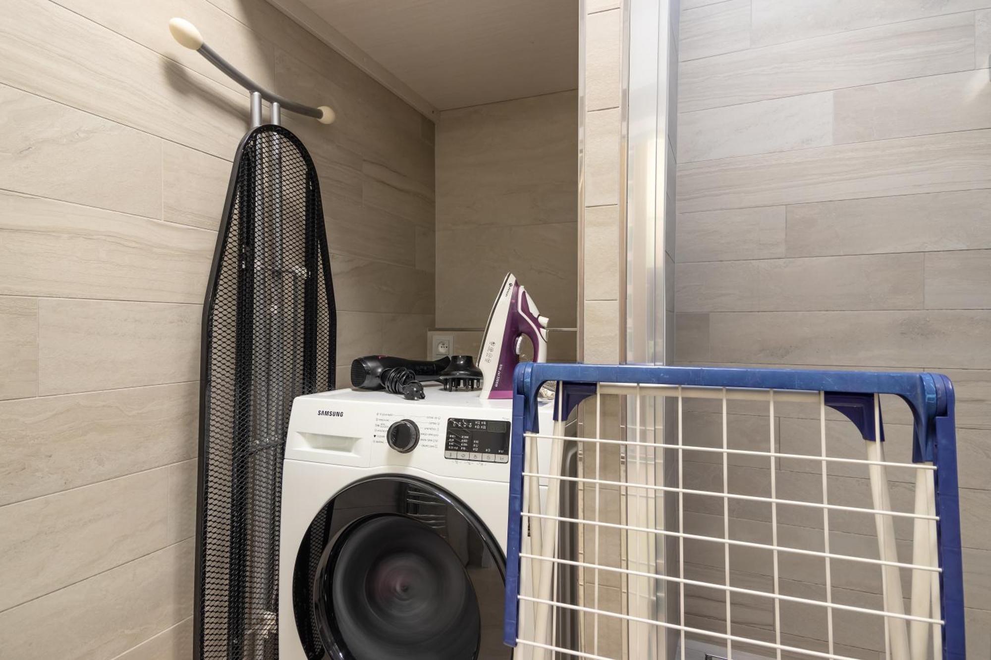 Peace And Comfort Near Center With Balcony, 500mb Wifi Apartment
