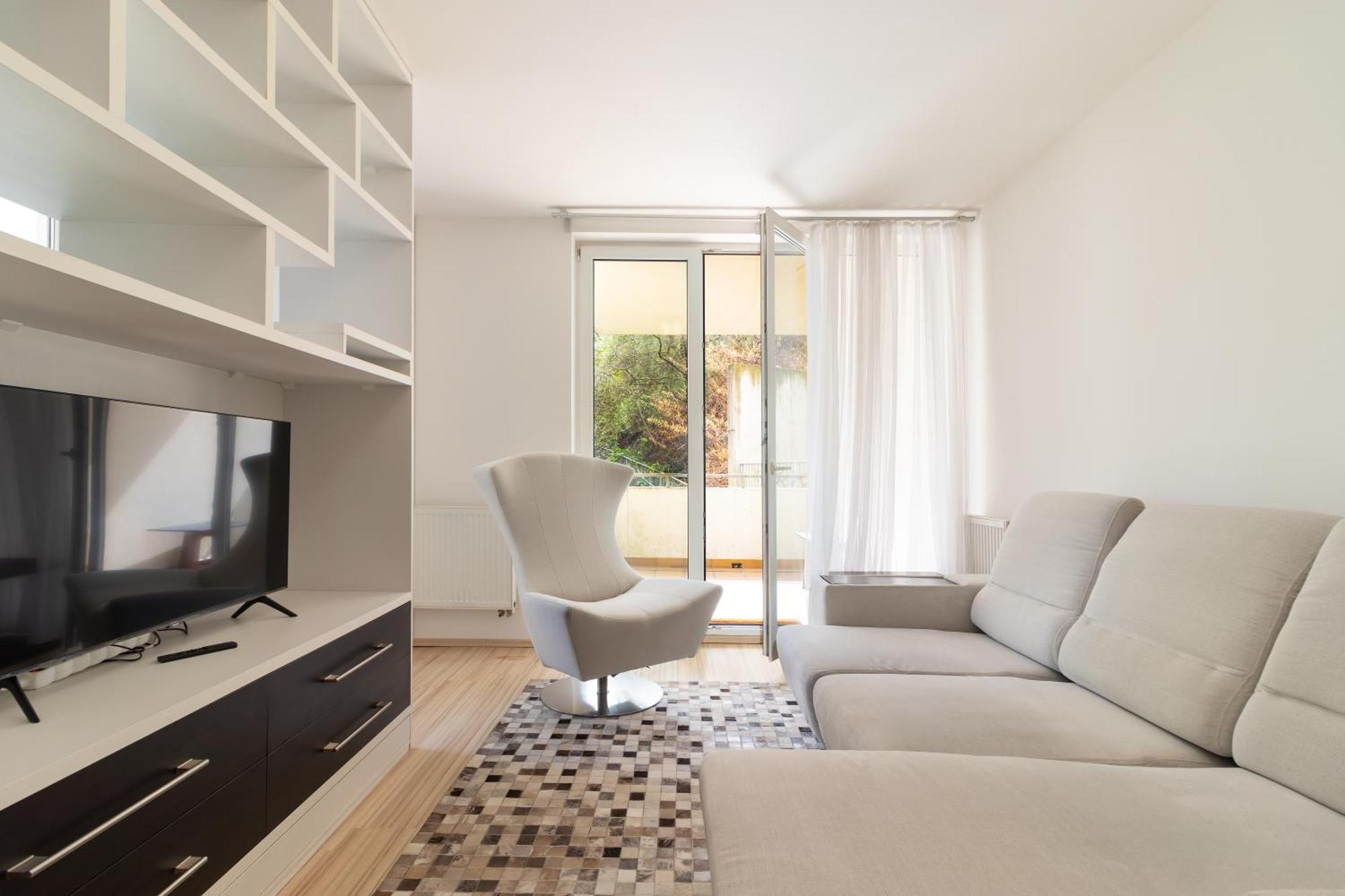 Peace And Comfort Near Center With Balcony, 500mb Wifi Apartment Prague