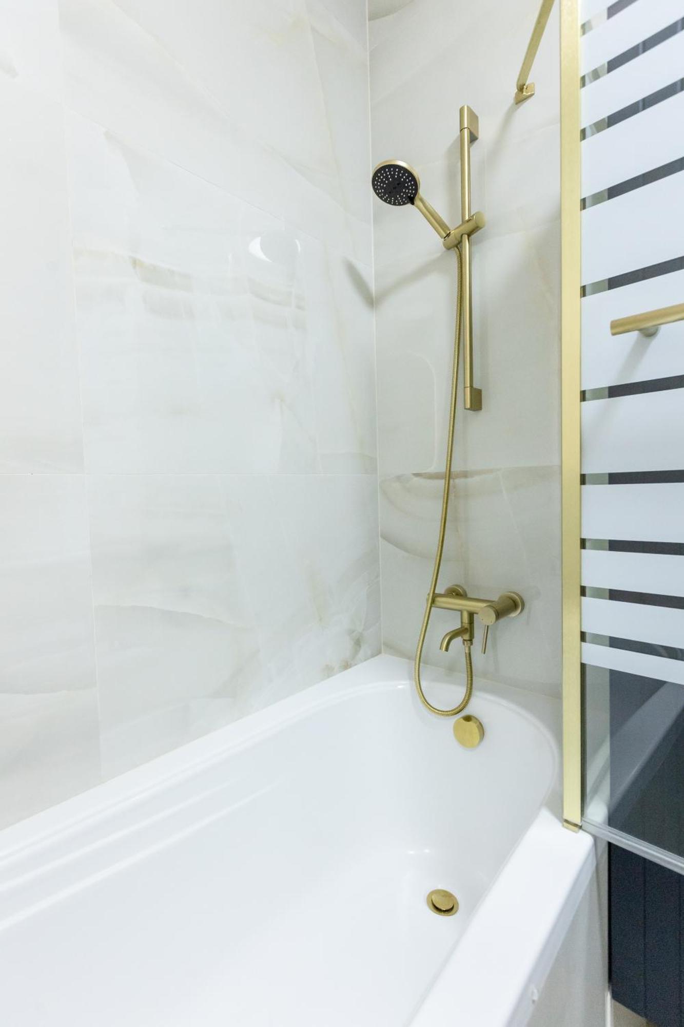 Decadent Art Deco Balcony Apartment In Old Town Prague