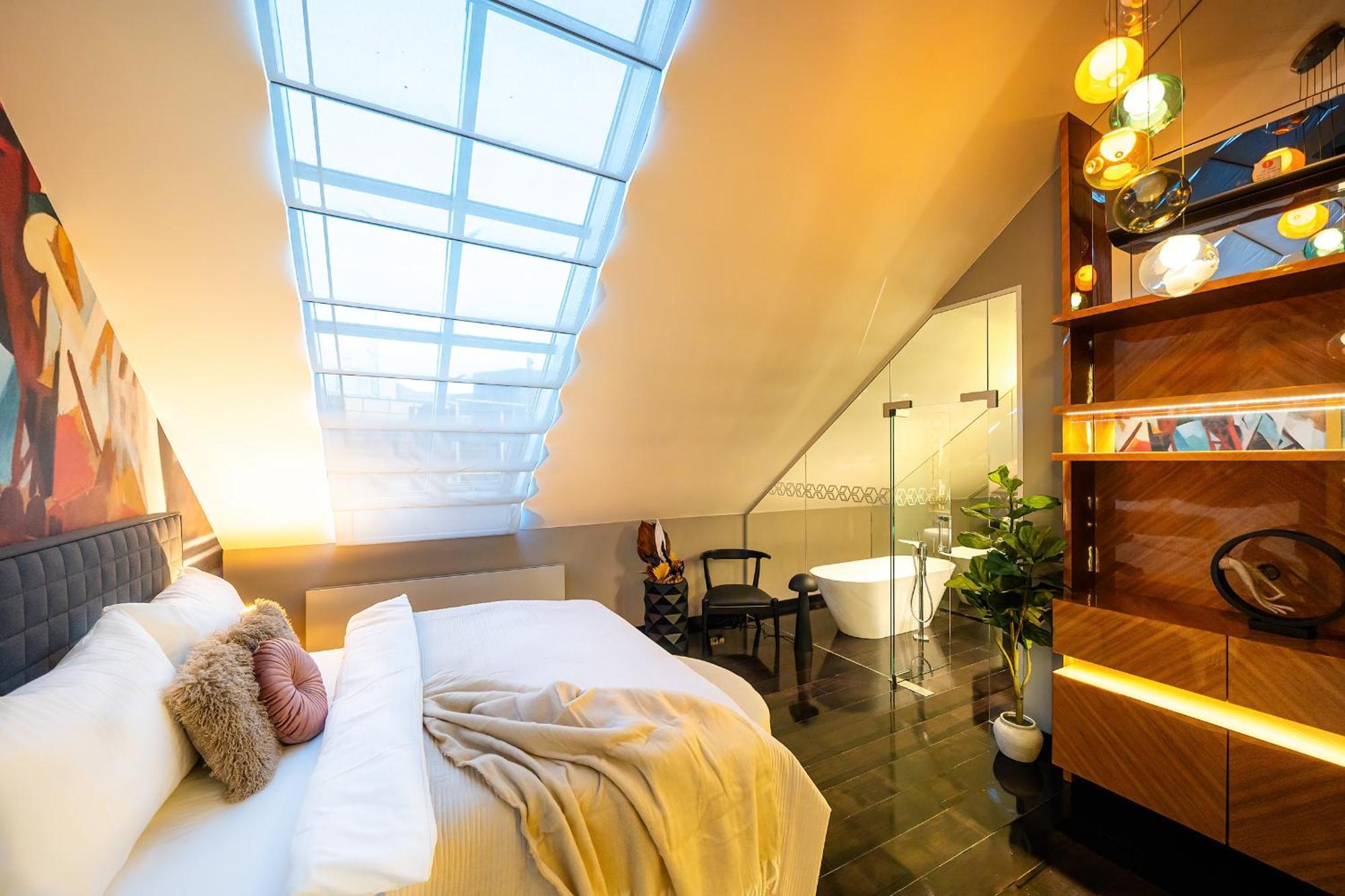 Billionaires Boutique & Premium Suites, Old Town *