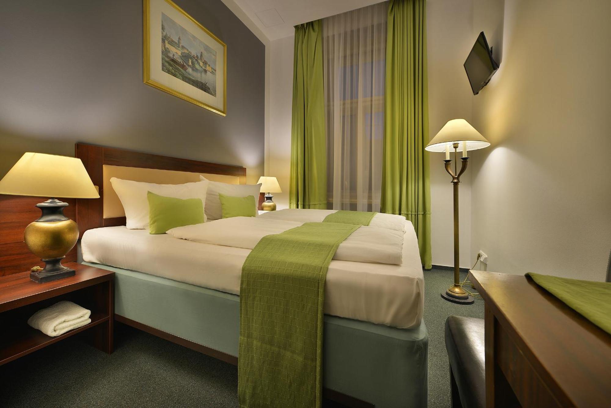 Hotel Season Praga