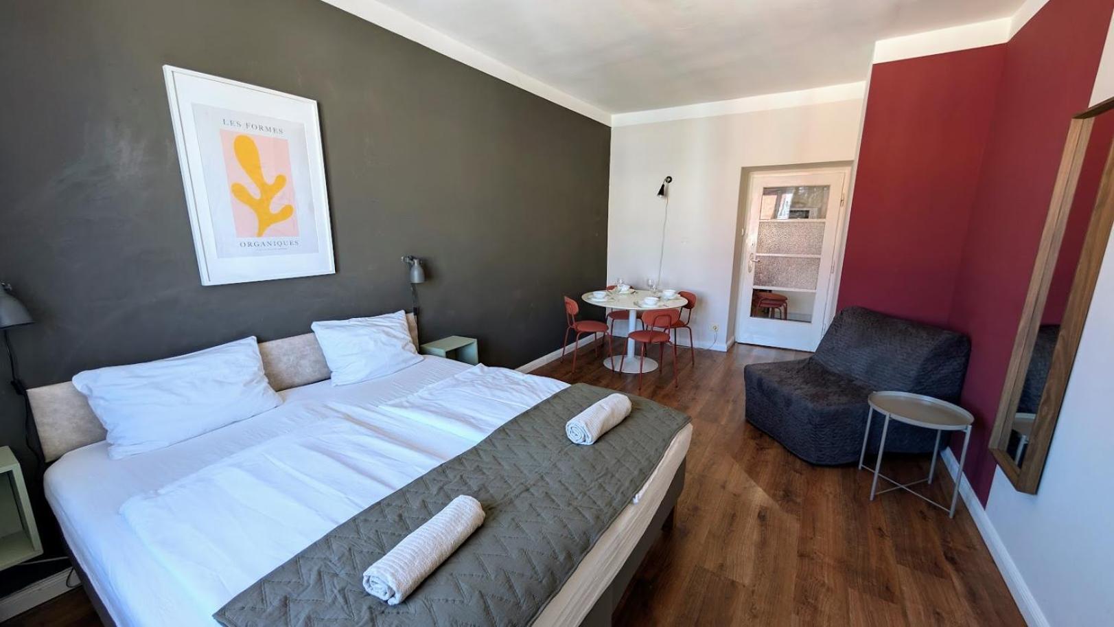 Flat In Zizkov -502-