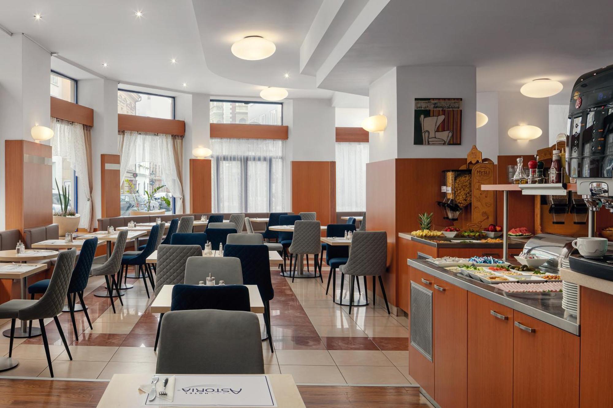 Astoria Hotel 4*