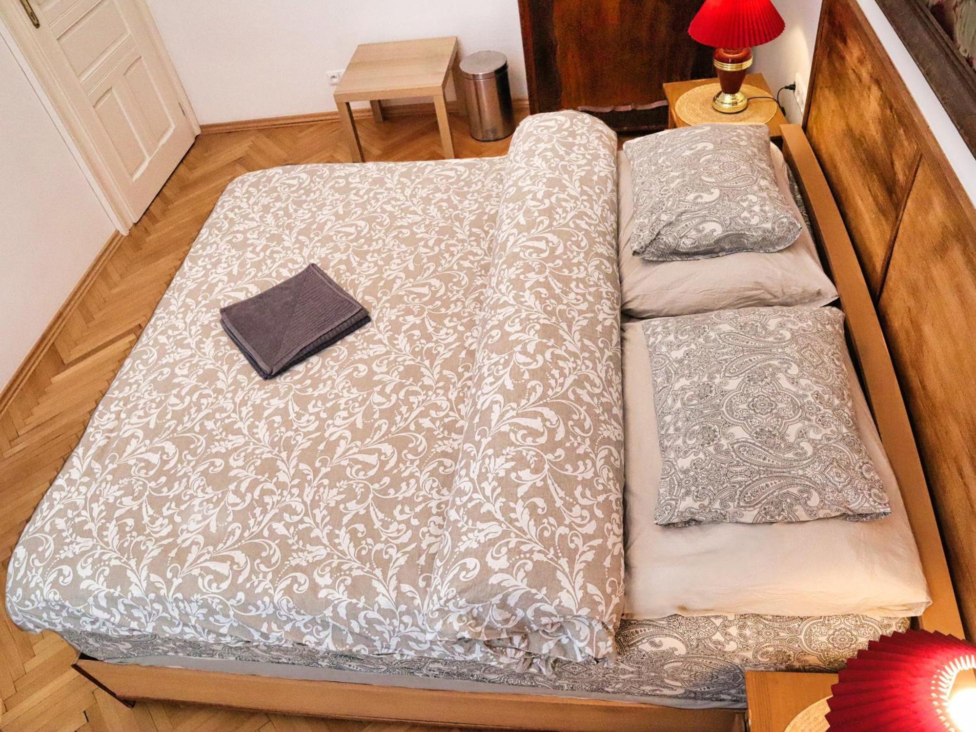 Old Town & Parking Assistance Homestay Prague