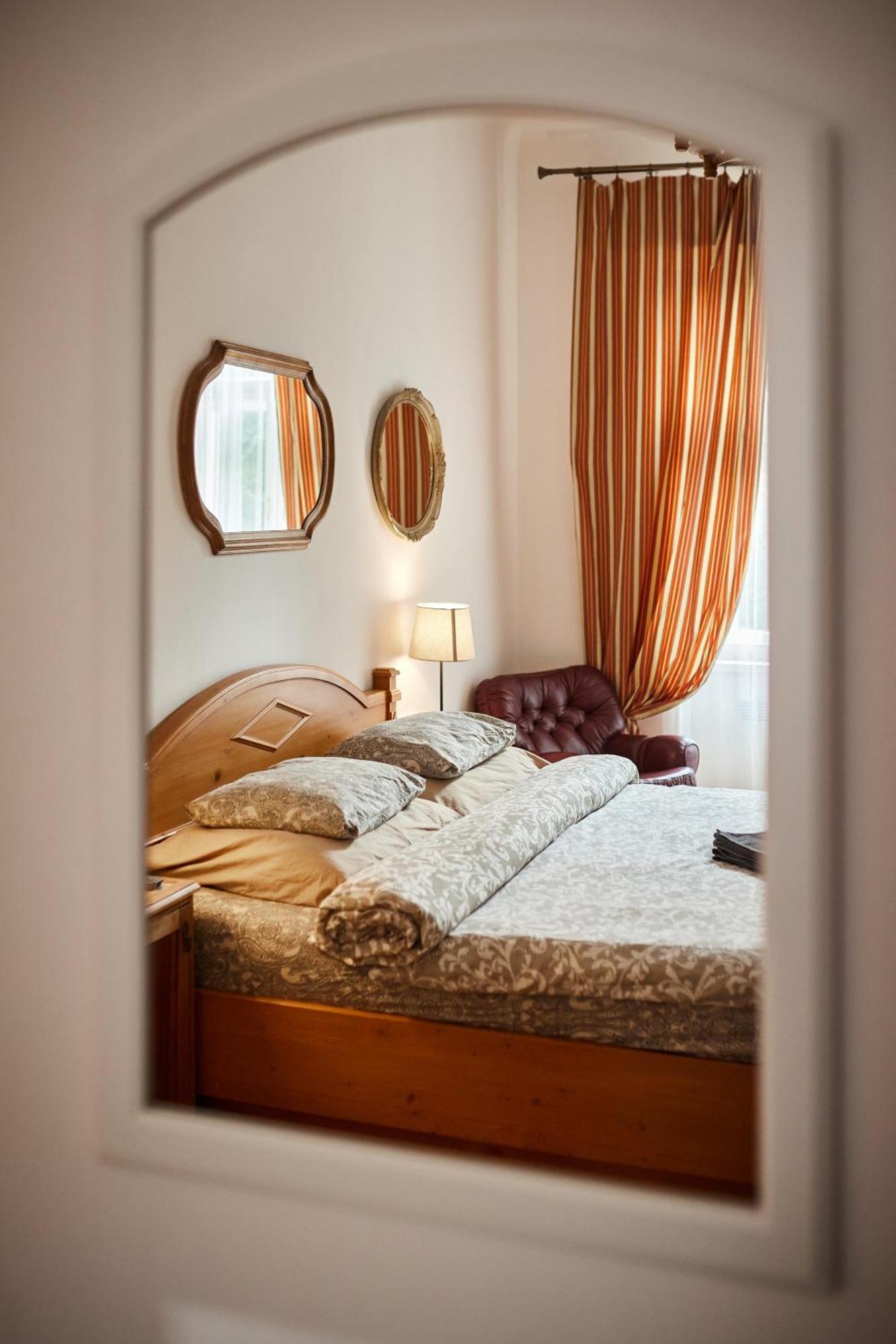 Old Town & Parking Assistance Homestay