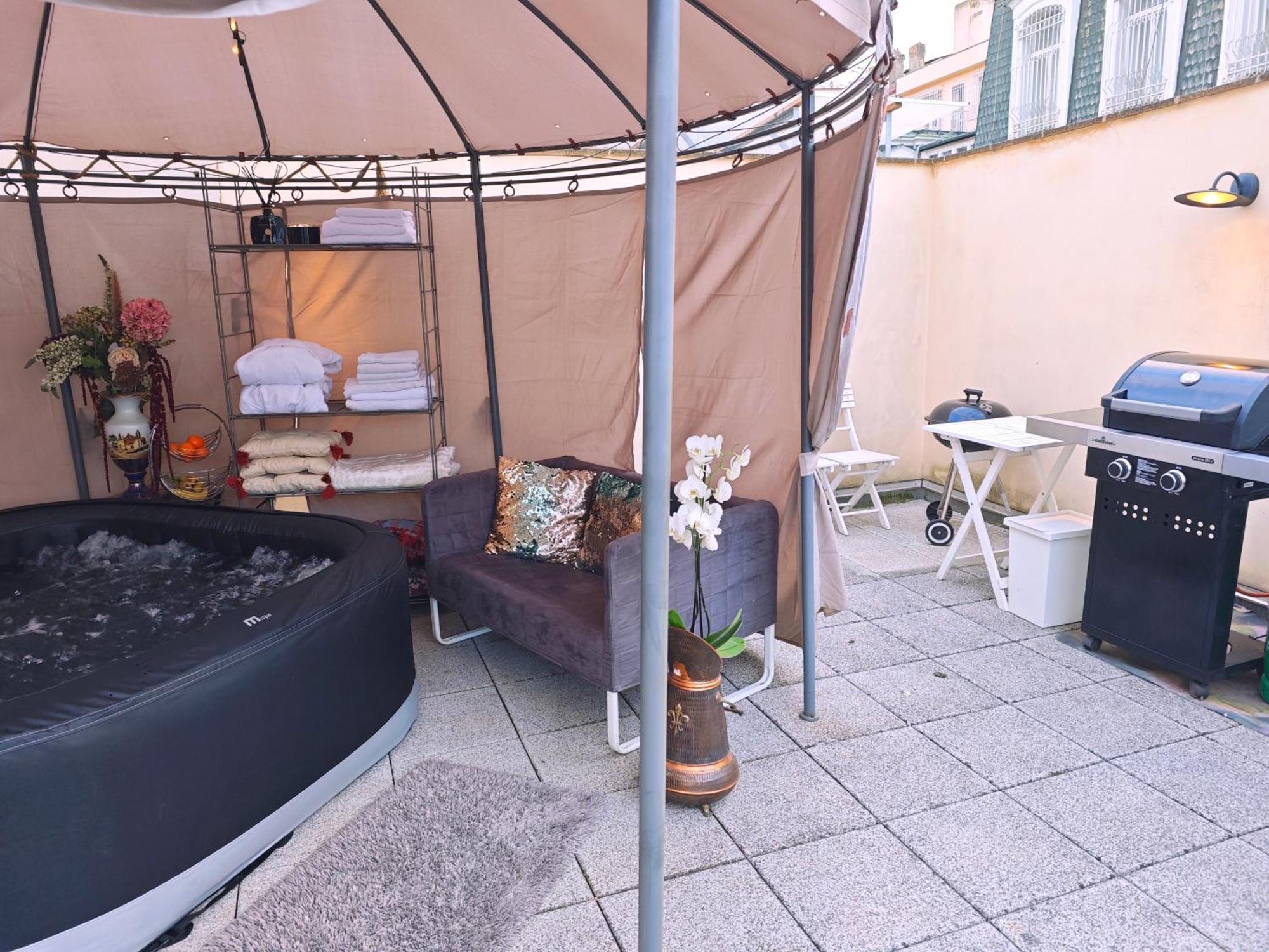 Historic Center With Hot-tub, Terrace And Garden Prague