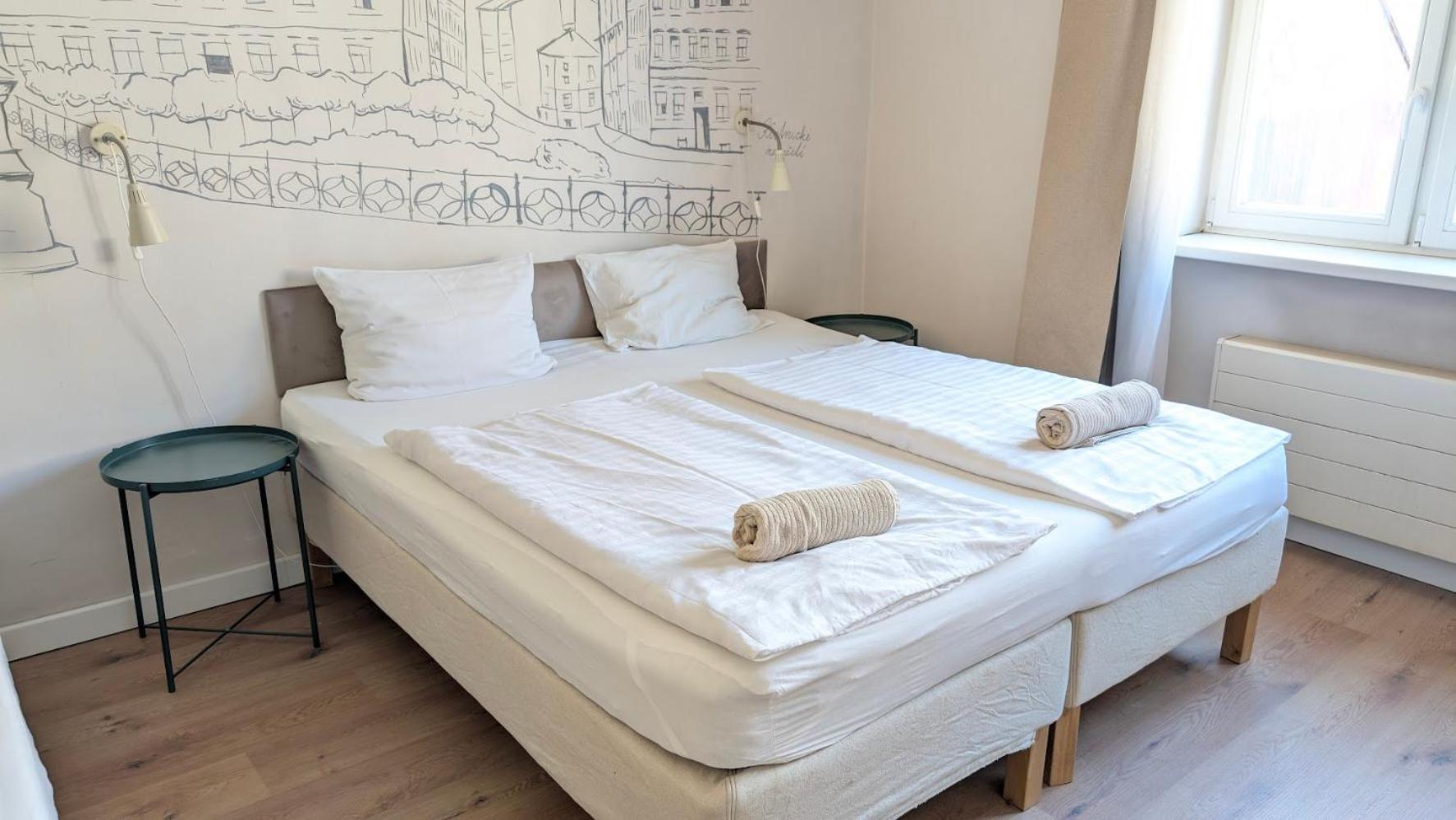 Apartment Flat In Zizkov -302- *