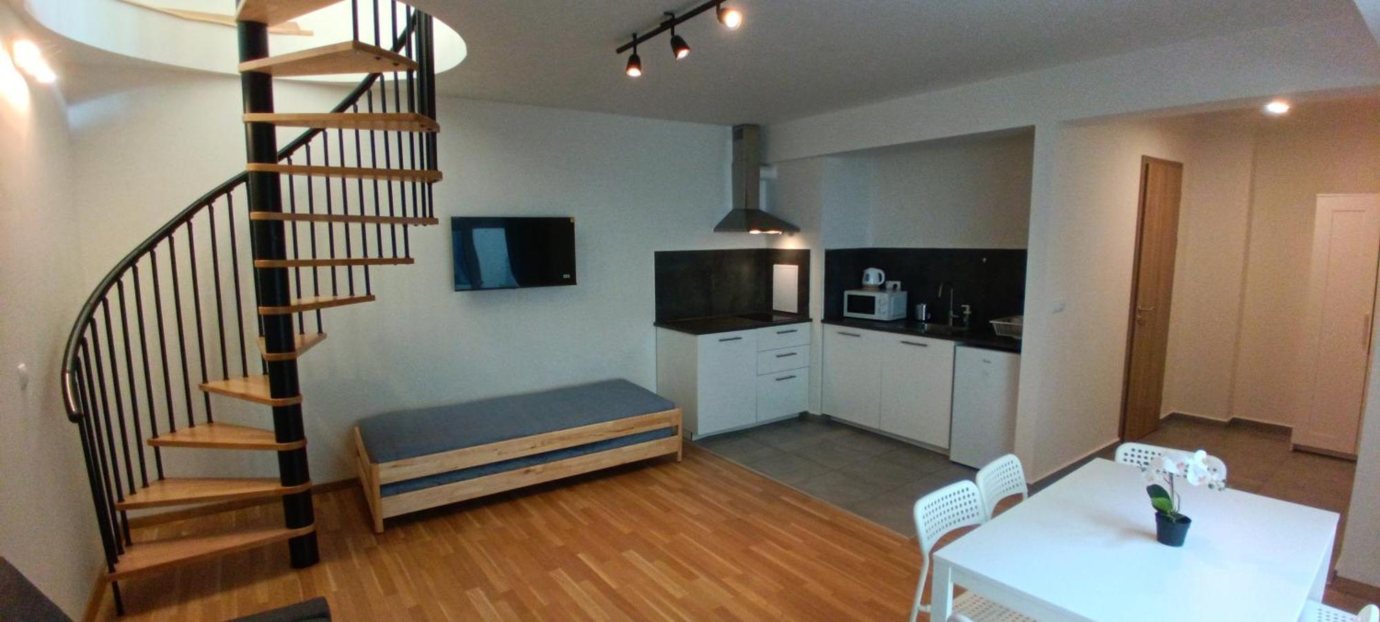 Brand New Two #25 In Elite Close To Center Apartment