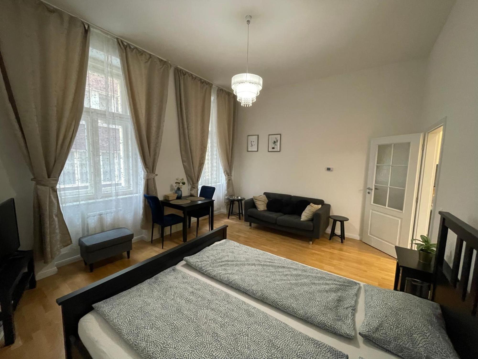 Cosy - Stepanska 1 * Prague