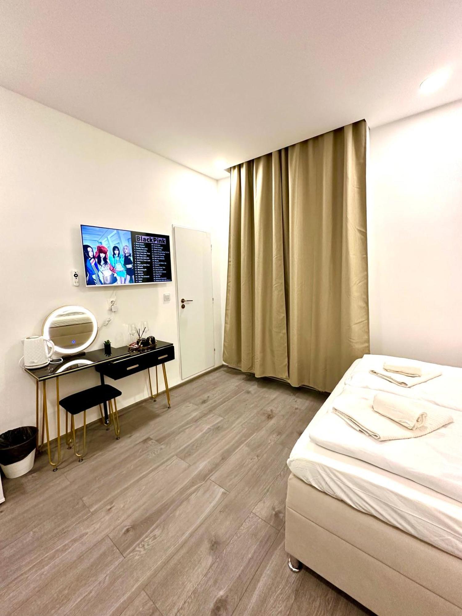Little Downtown Guest house Prague