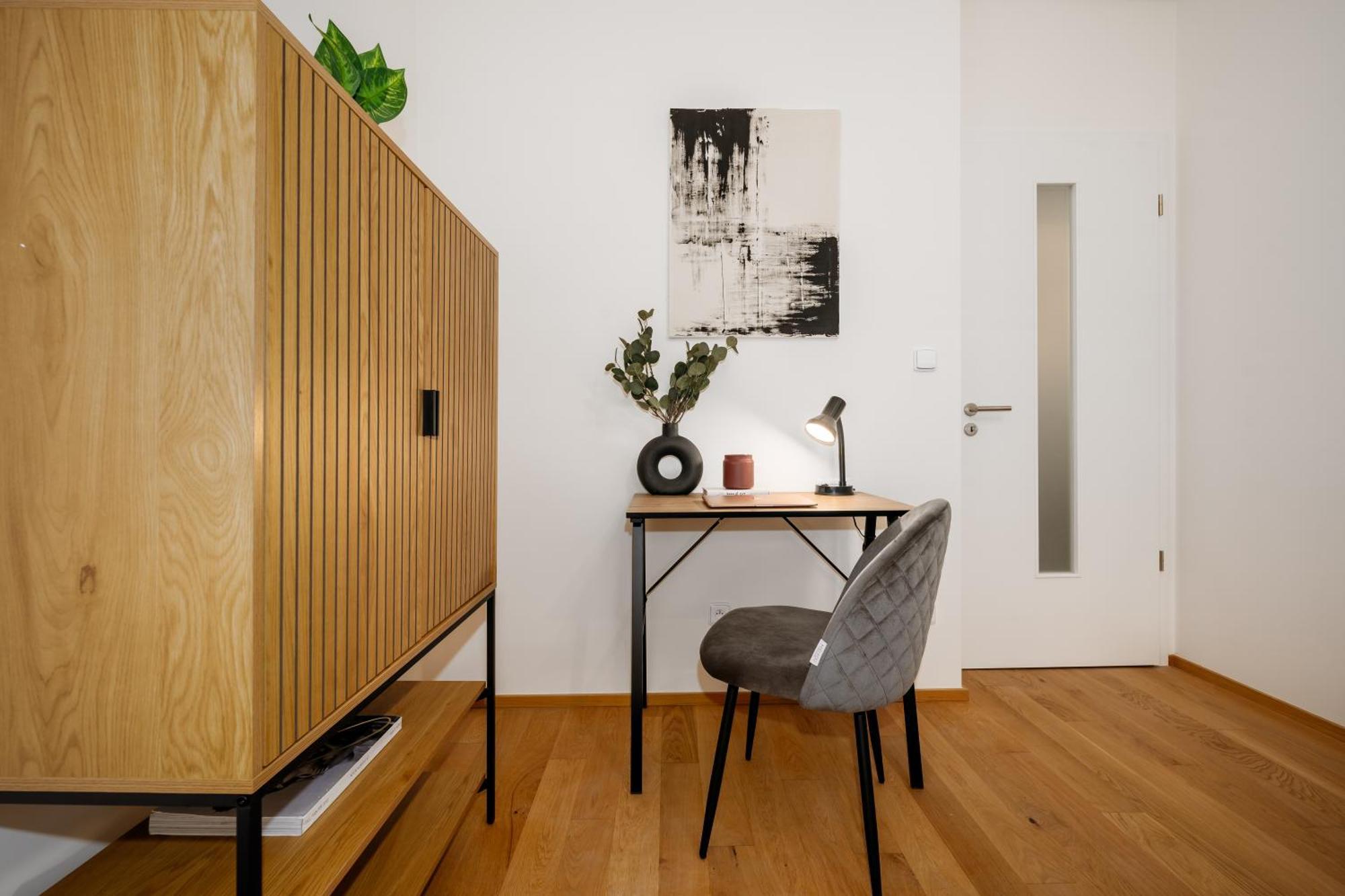 Days - 2bdr - Workspace - Netflix - Quiet Area Apartment Prague