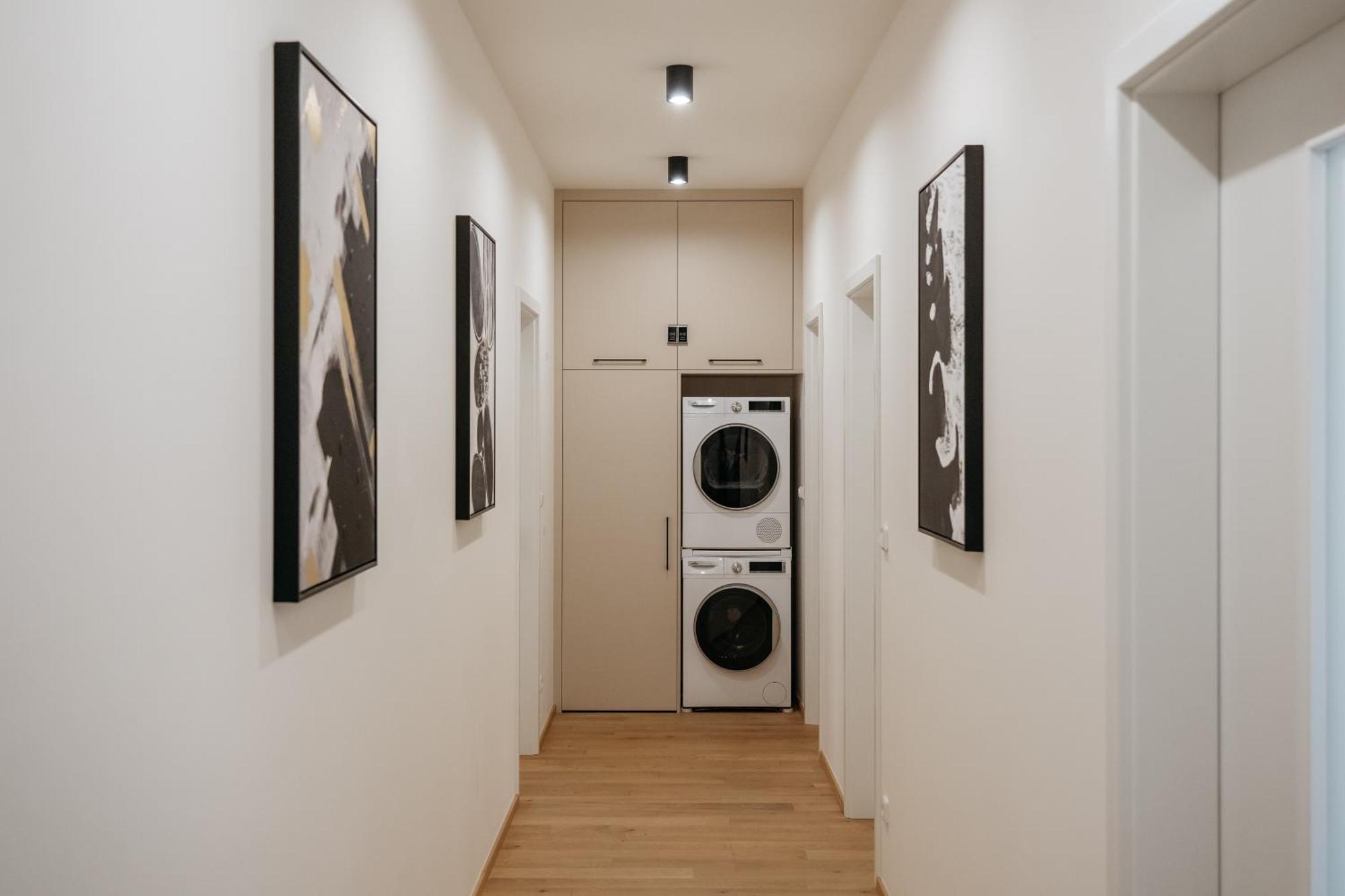 Days - 2bdr - Workspace - Netflix - Quiet Area Apartment Prague