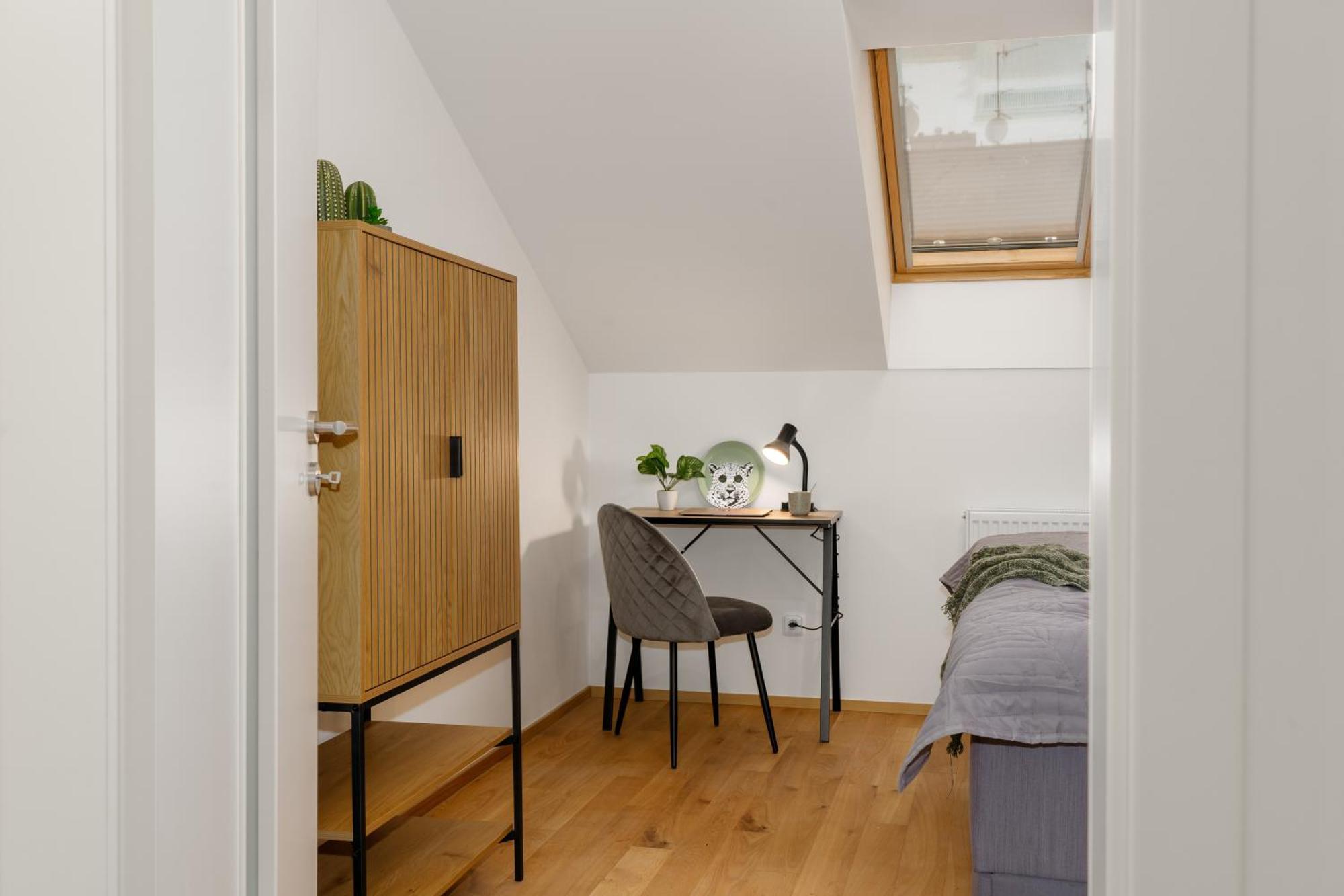 Apartment Days - 2bdr - Workspace - Netflix - Quiet Area