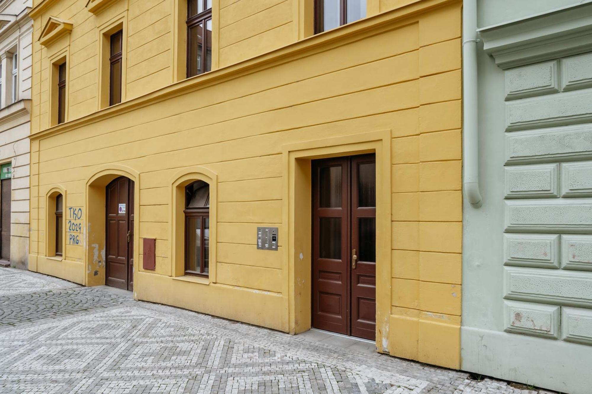 Days - 2bdr - Workspace - Netflix - Quiet Area Apartment