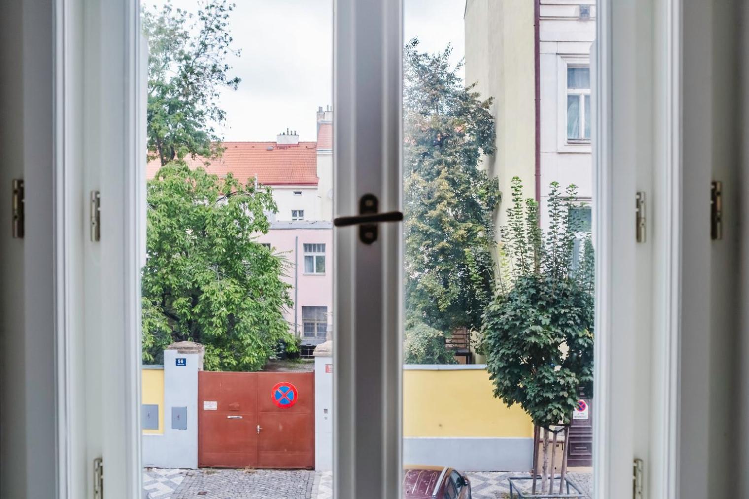 Blueground 3 Furnished Zizkov Tower Prg-34 Apartment Prague