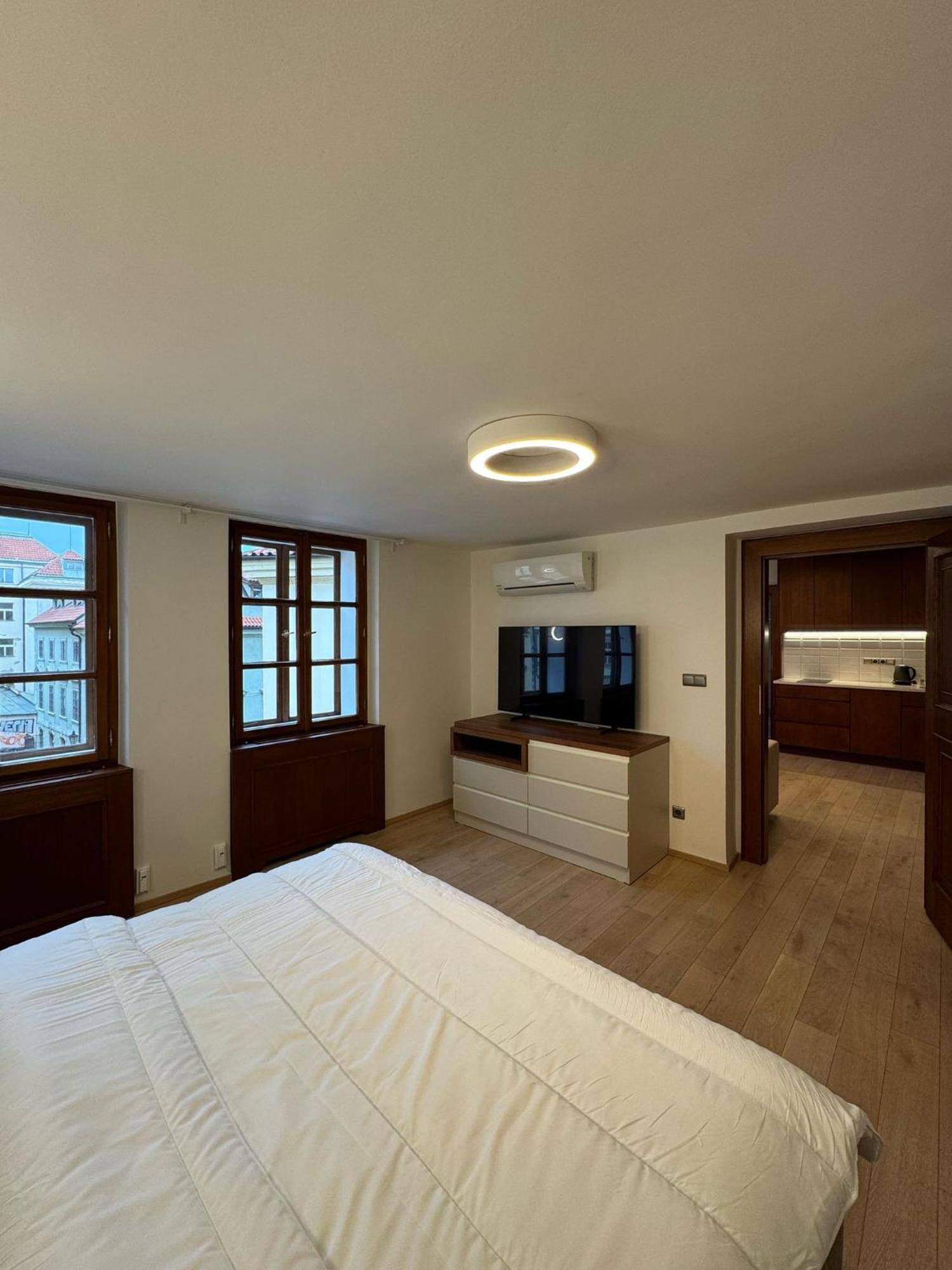 U 3 Pstrosu 4* Prague